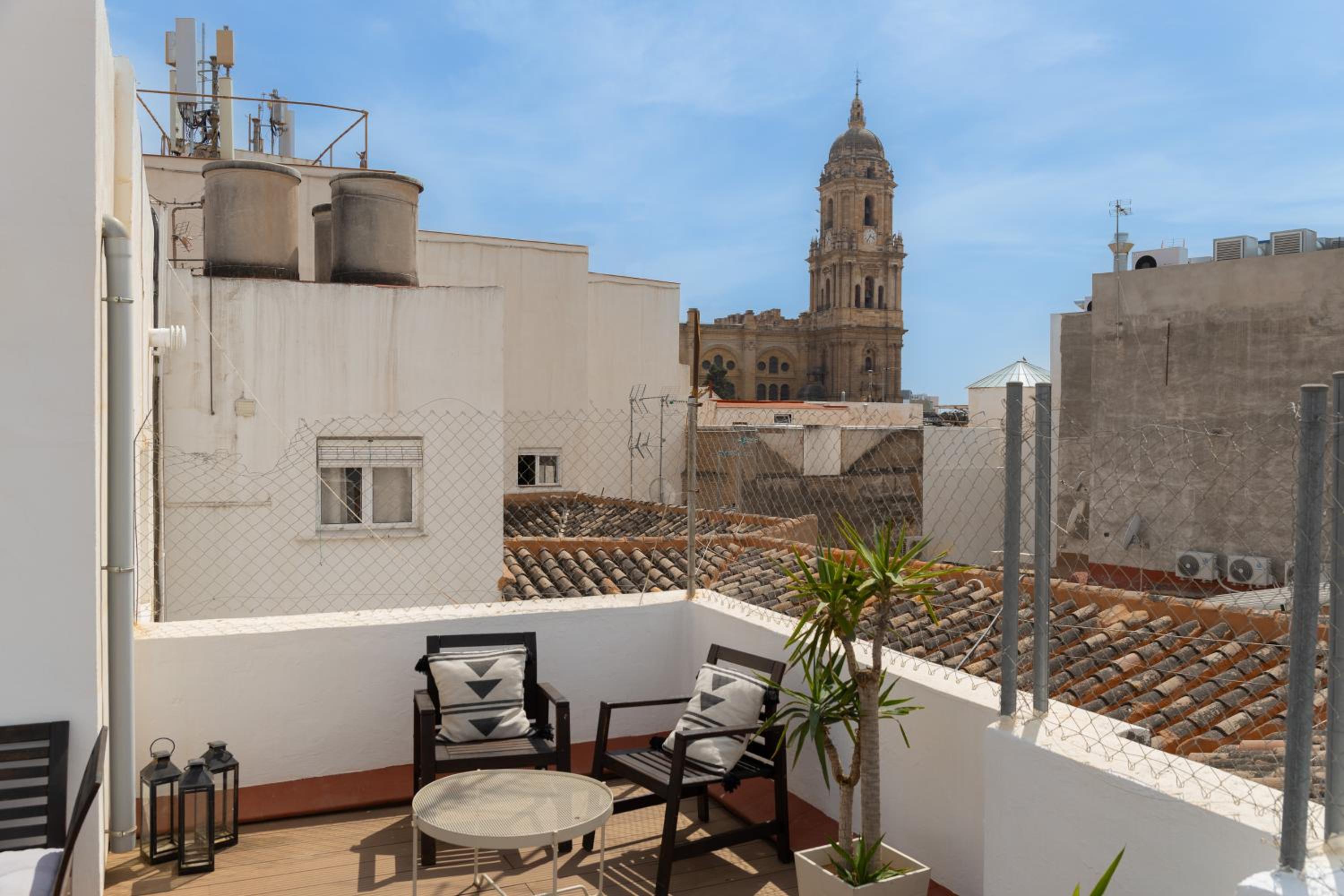C89 EXCLUSIVE VIEWS in the Old Town