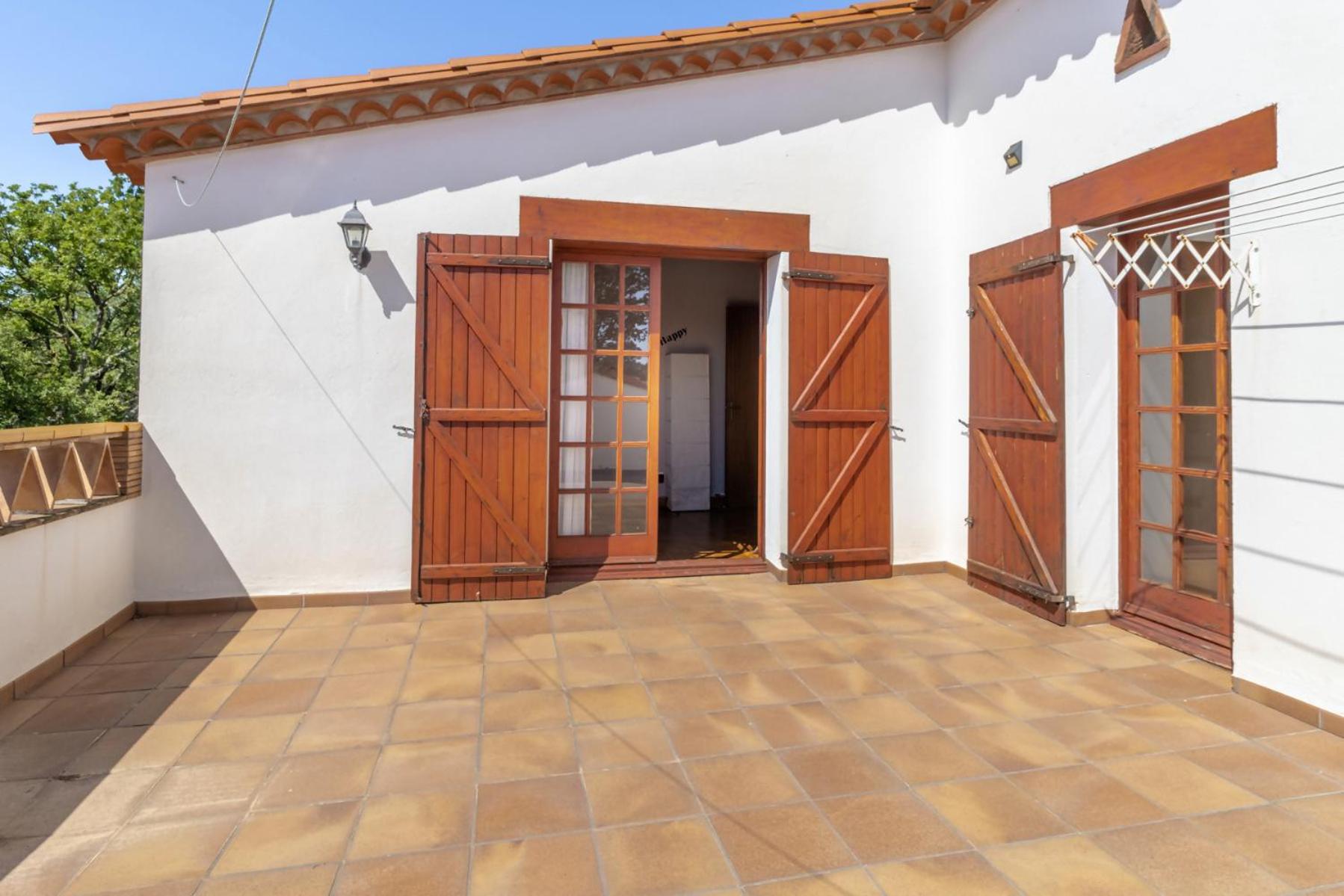 Casa Carbonell Casa bonita con piscina y jardín