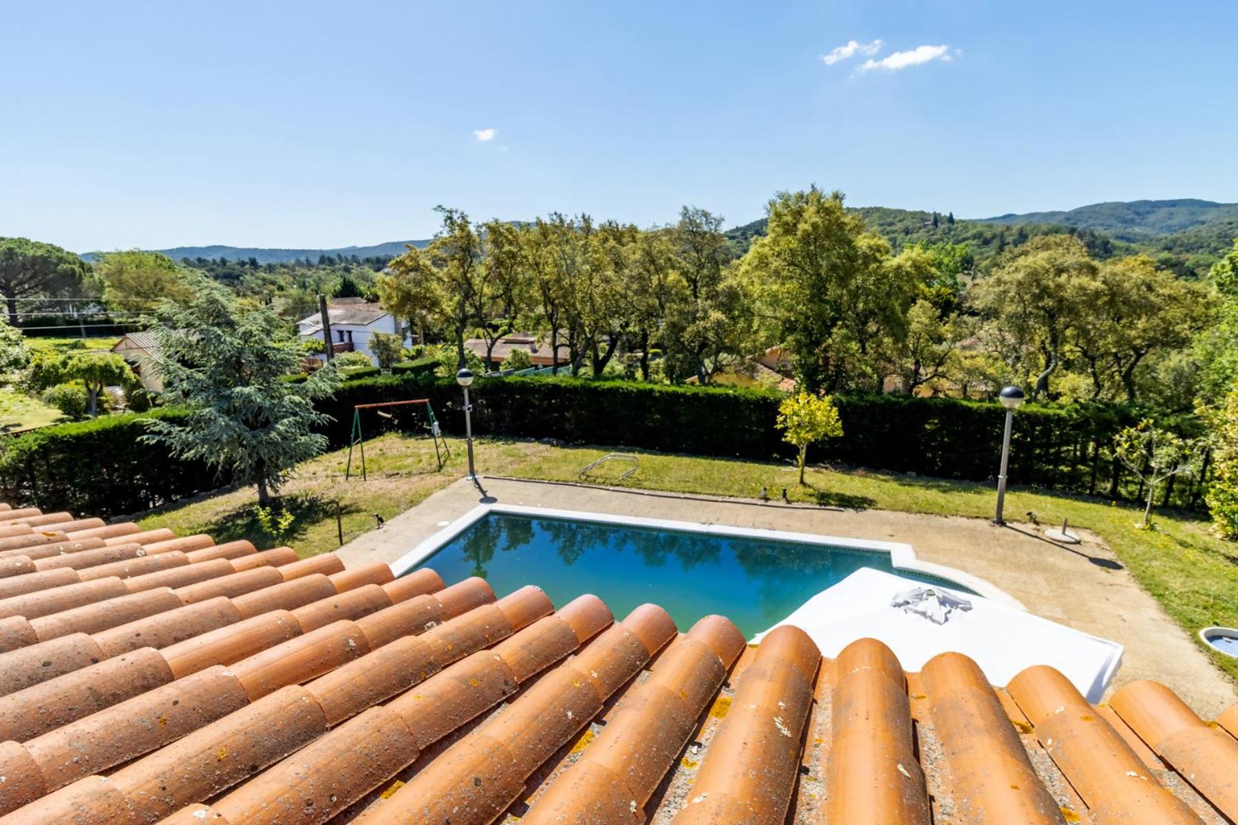 Casa Carbonell Casa bonita con piscina y jardín