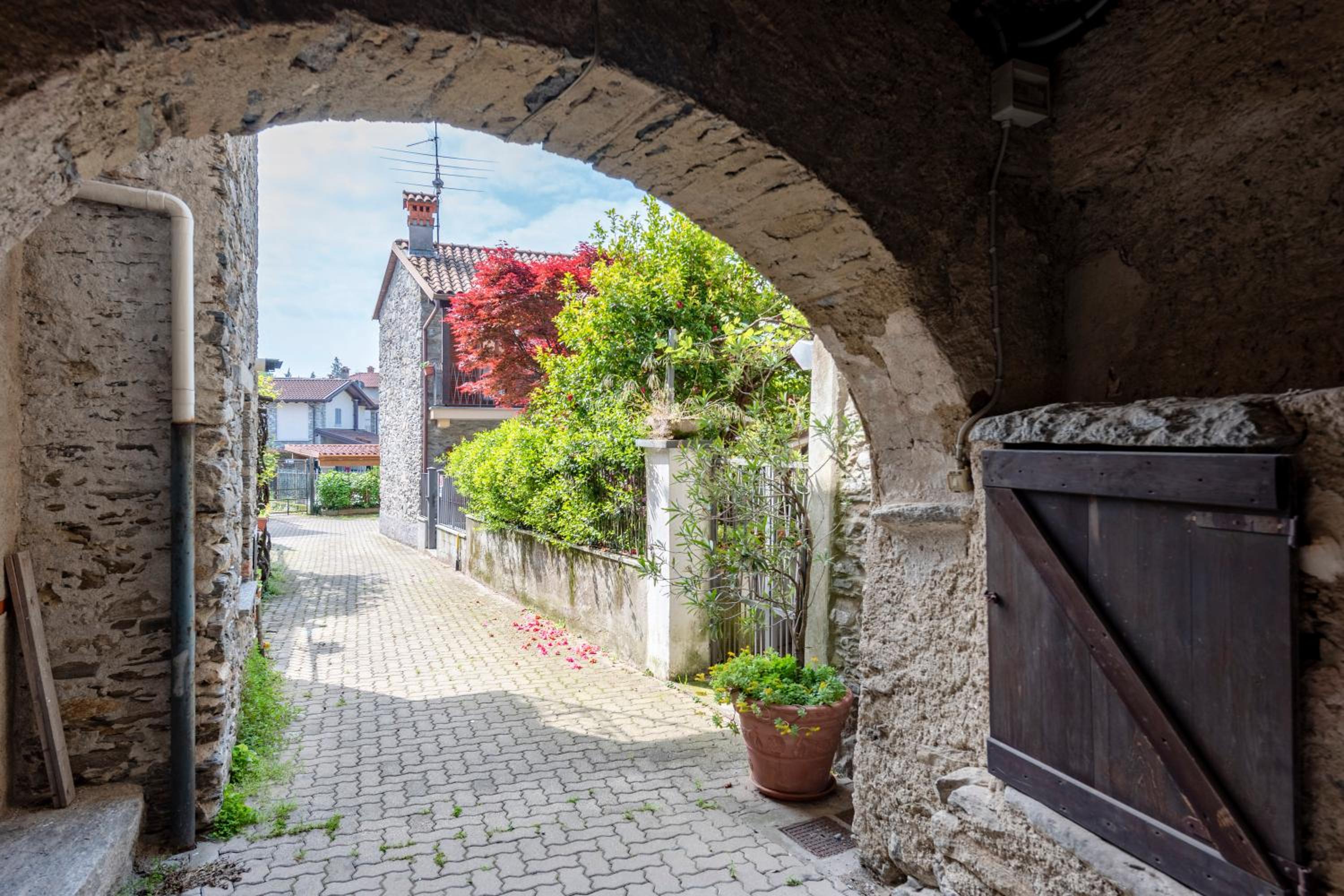 Lucy In The Sky of Gignese - Happy Rentals view 5