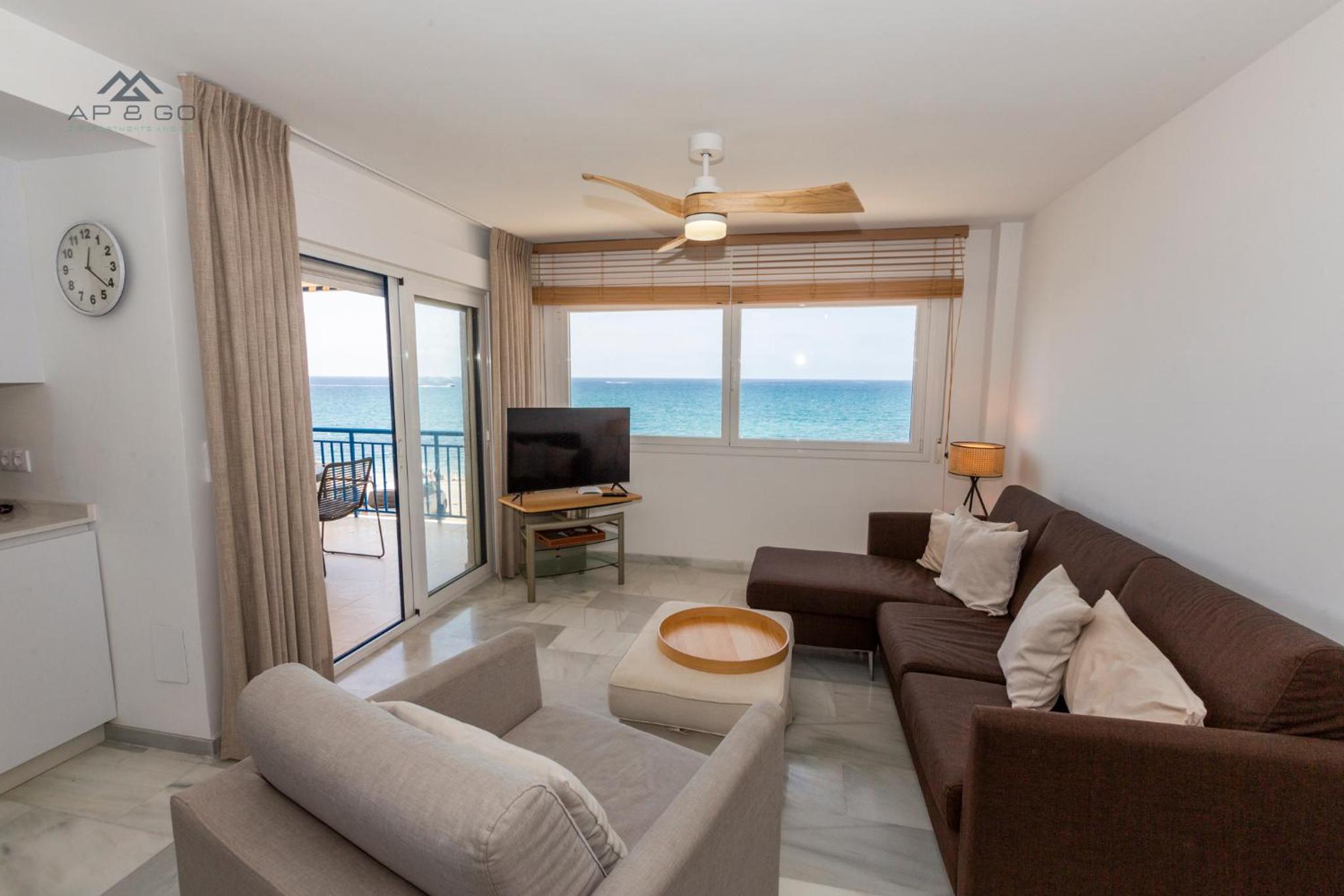 Deluxe apartment sea views La Herradura