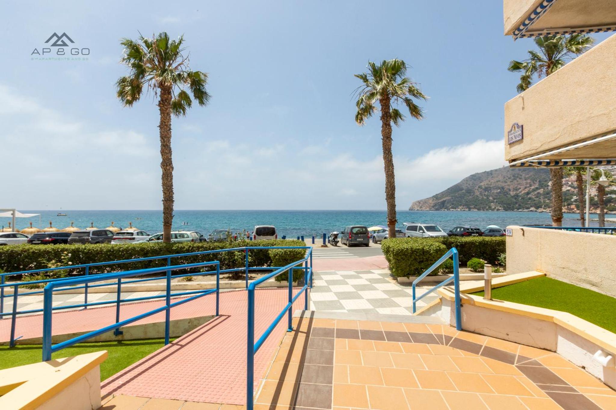 Deluxe apartment sea views La Herradura