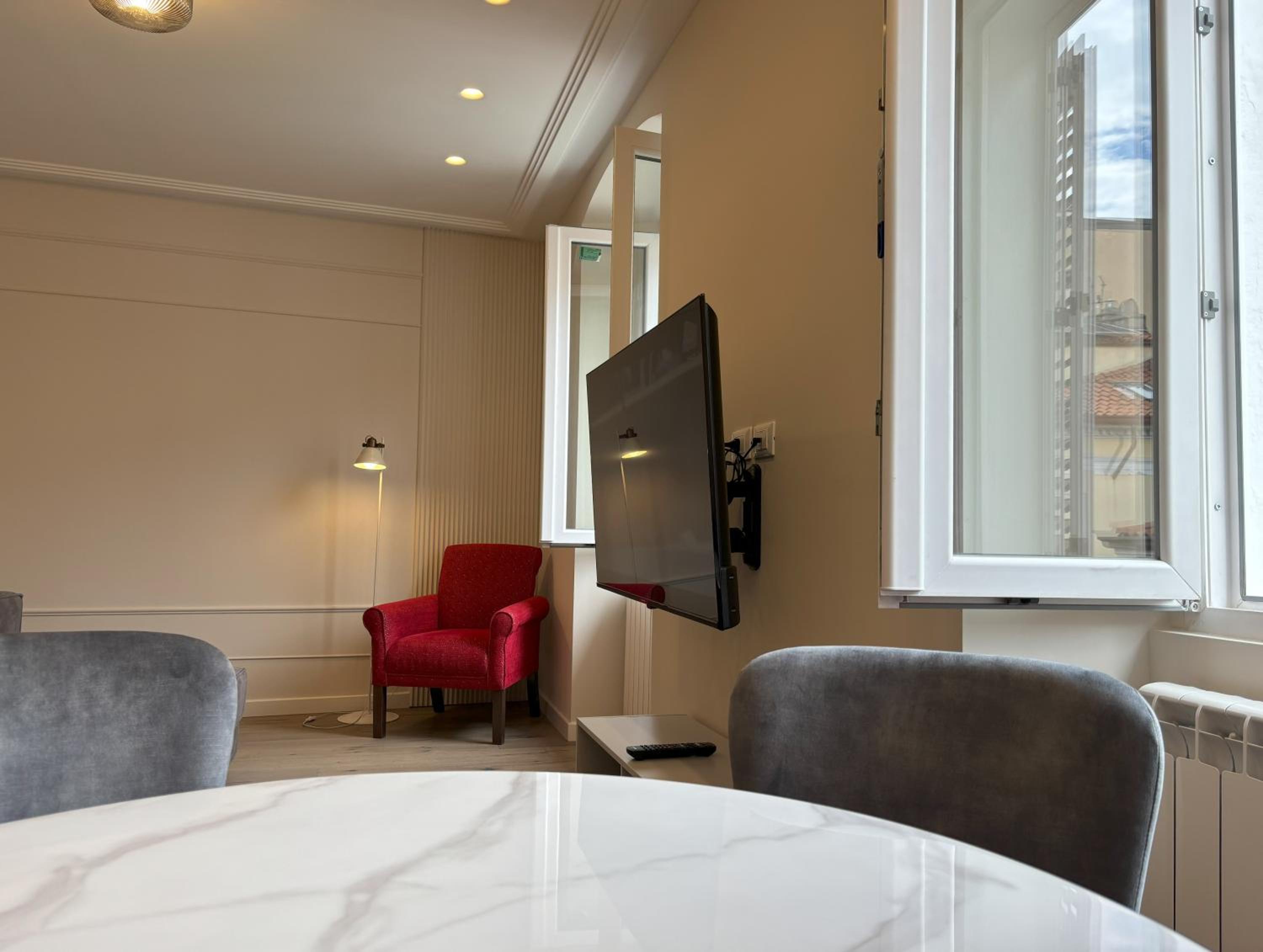 The Duchess Apartment photo 2