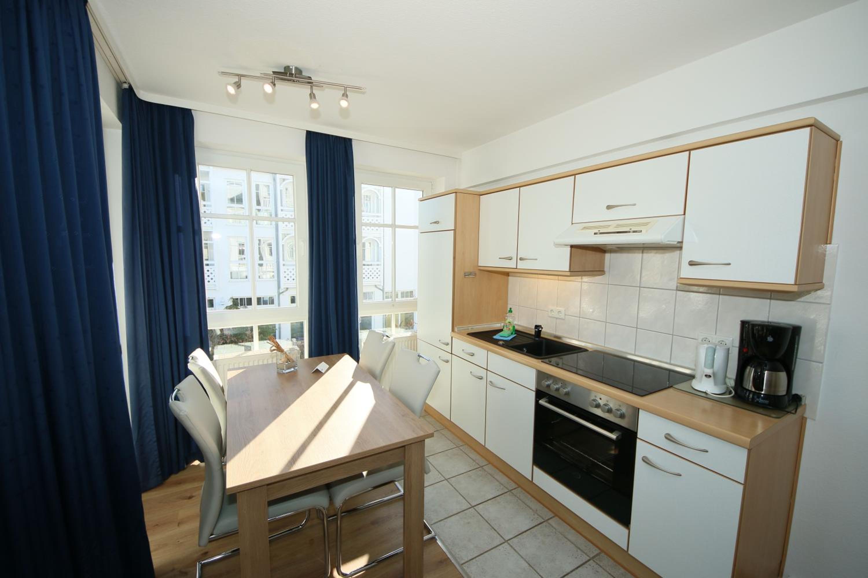 Seepark Sellin - Haus Altensien Whg 463 mit Balkon