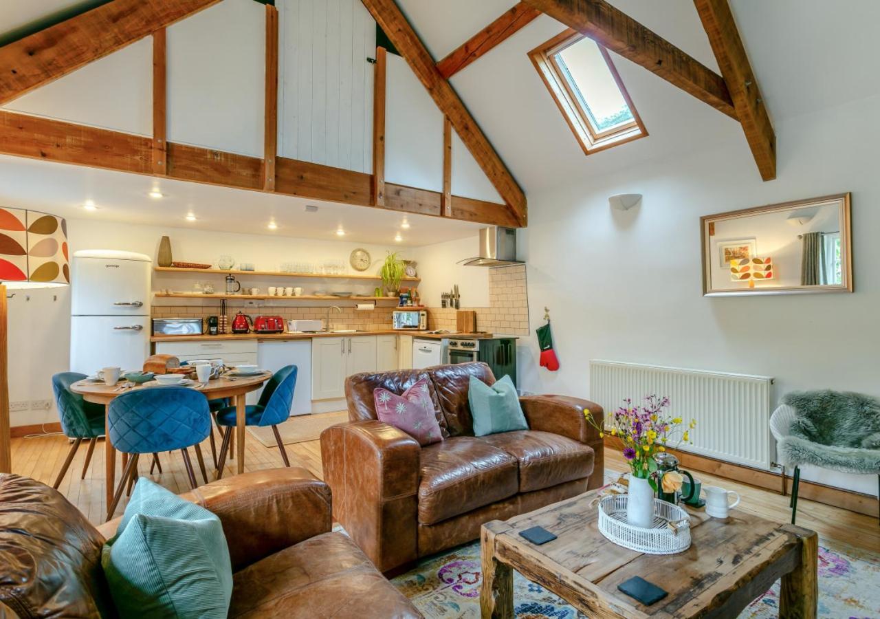 Apple Tree Cottage - East Forde Farm view 4
