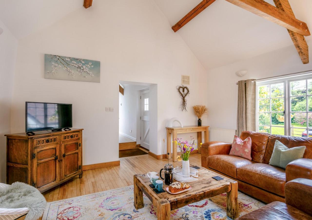 Apple Tree Cottage - East Forde Farm view 5