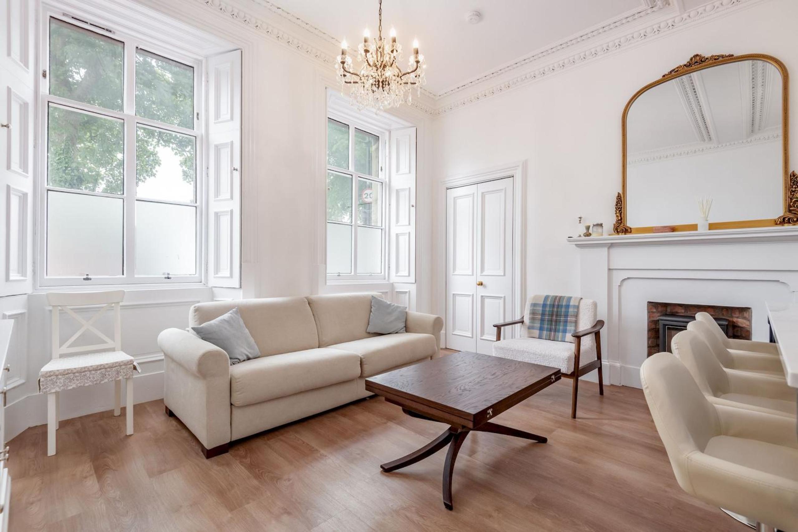 Queen's Gardens - No 3A