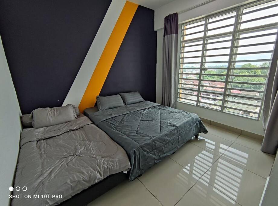 Majestic Lovely 2 bedroom serviced condo with pool photo 6