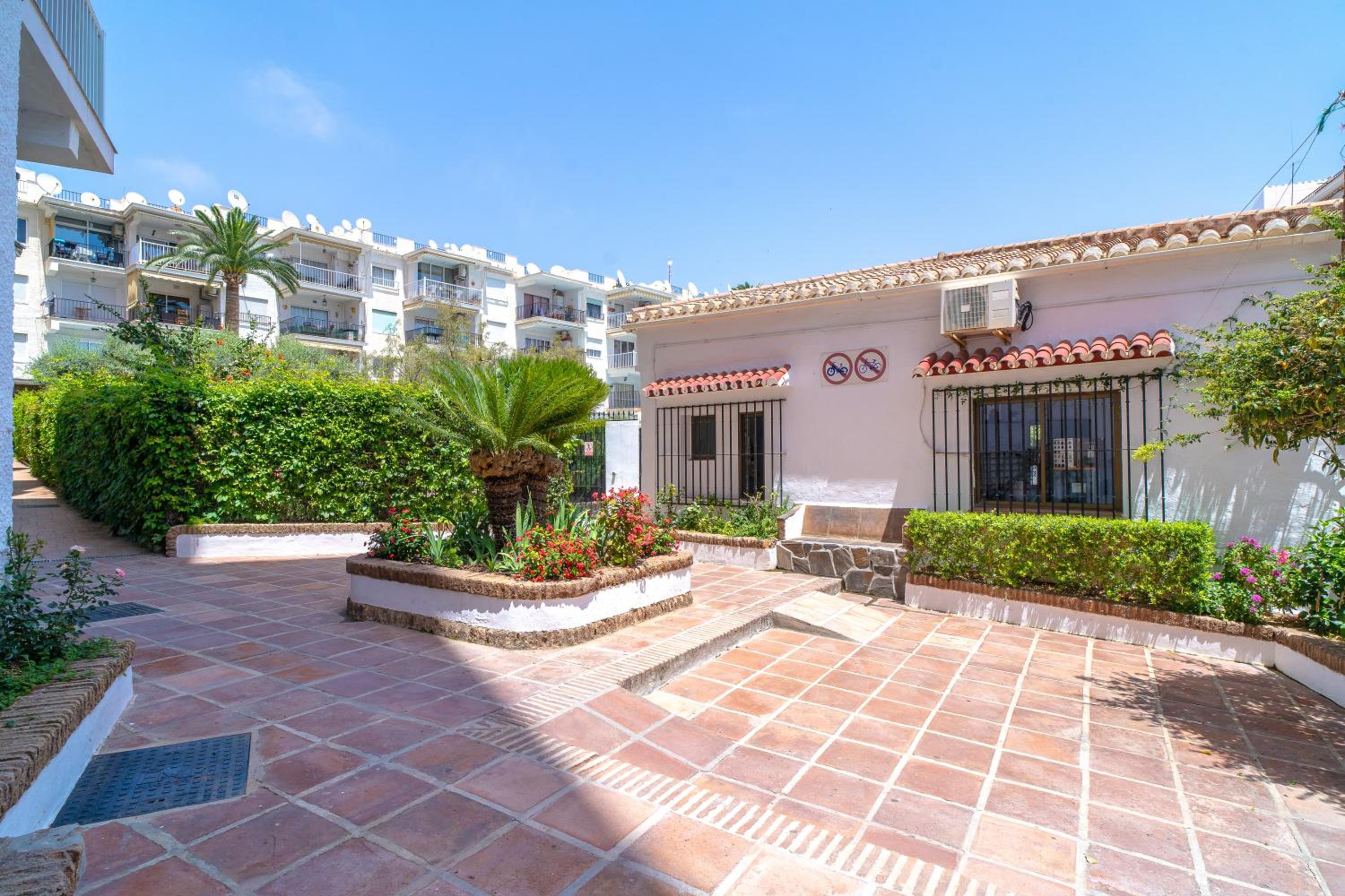 Coronado 148 Apartments Casasol view 3