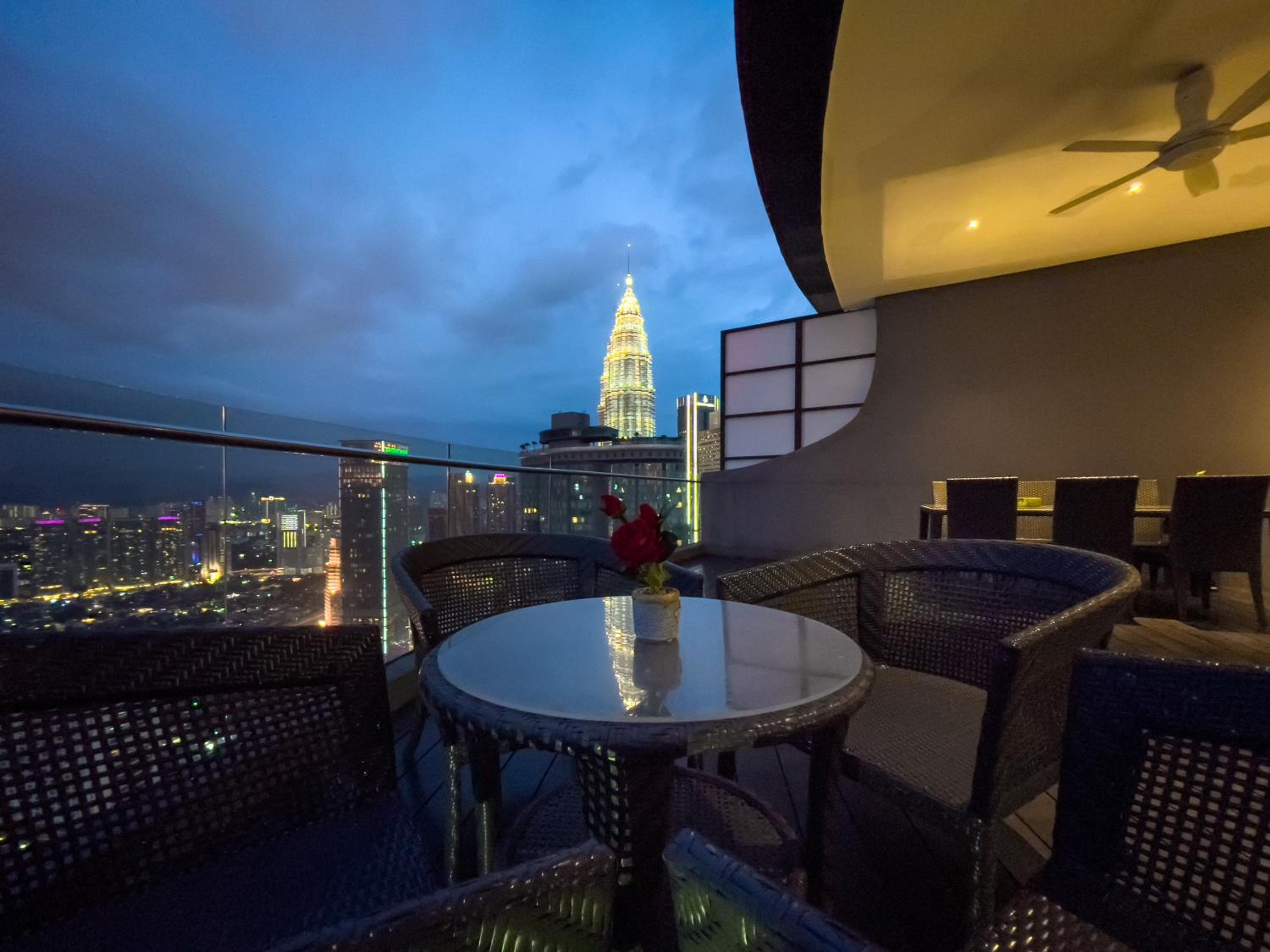 Luxury Penthouse KLCC & KL TOWER View in Kuala Lumpur
