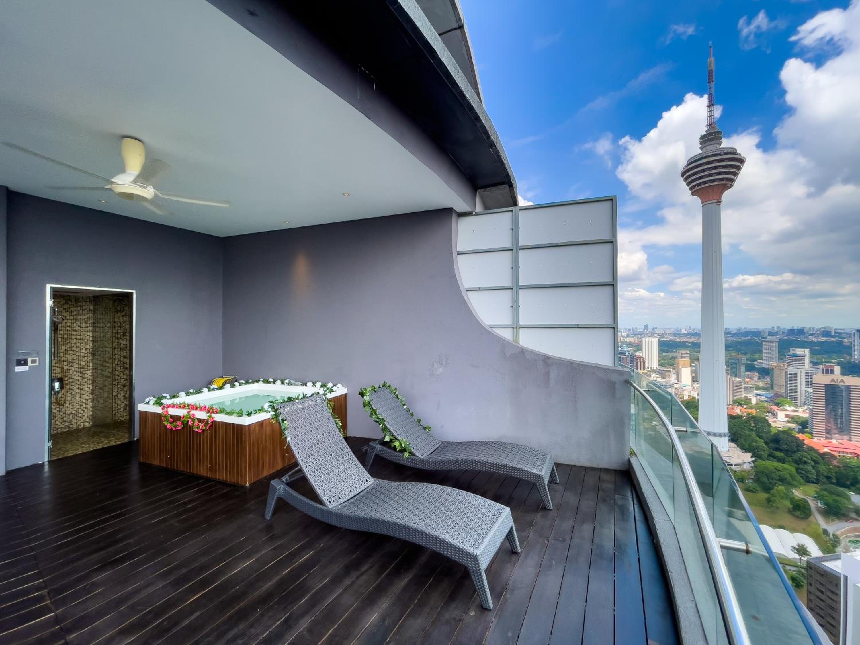 Luxury Penthouse KLCC & KL TOWER View in Kuala Lumpur