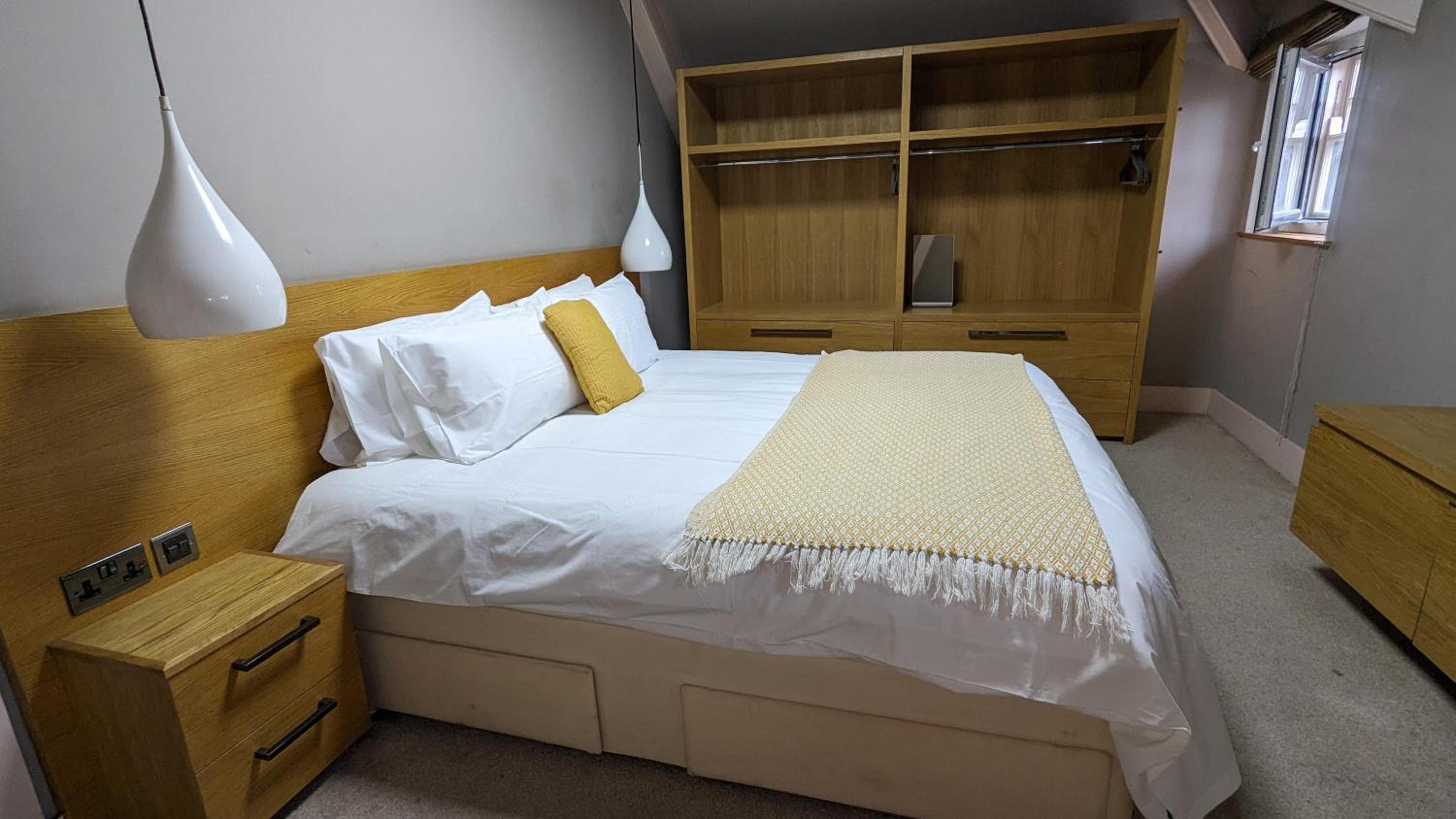 Spacious 1 Bed Penthouse view 3