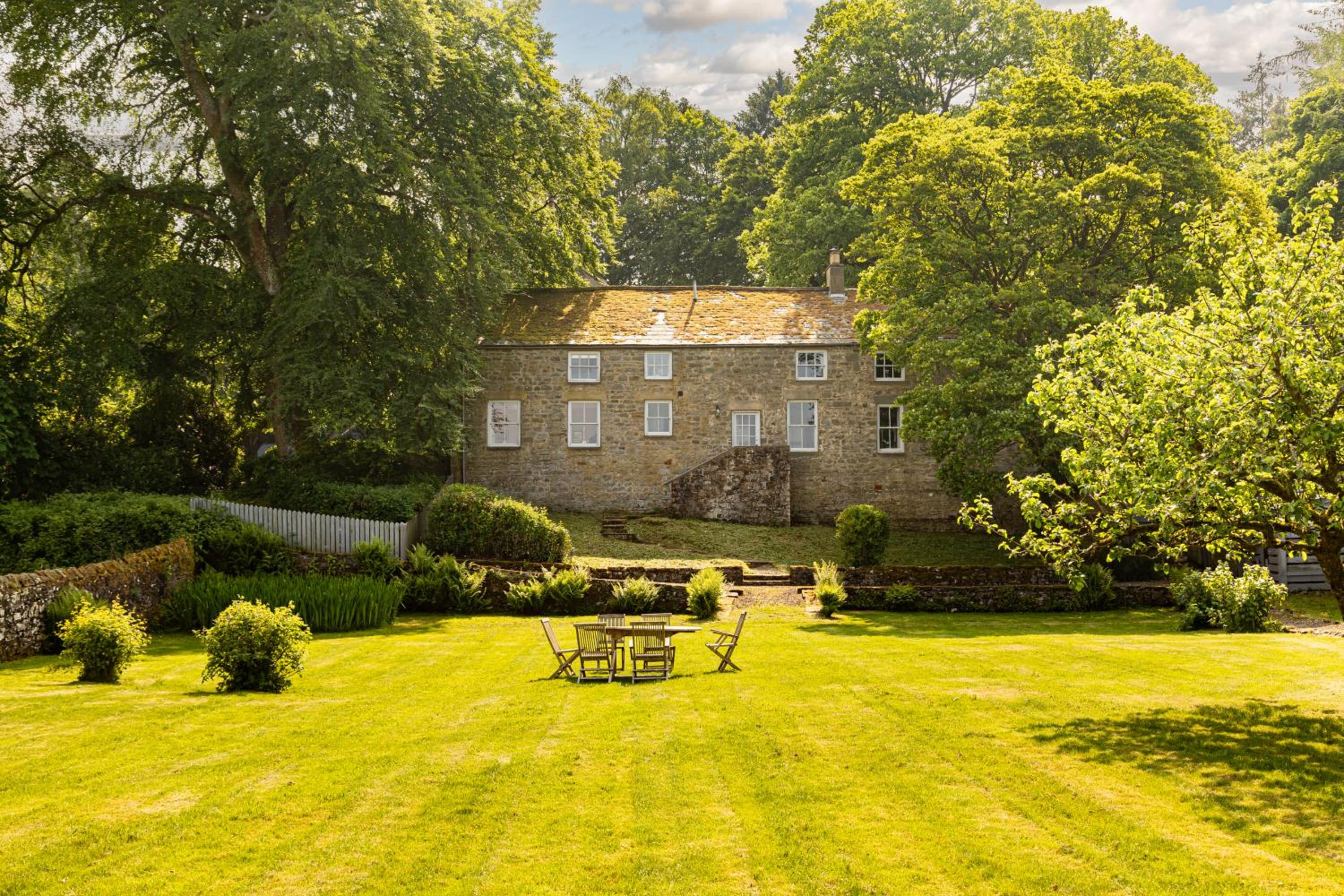 Charming Georgian Coach House