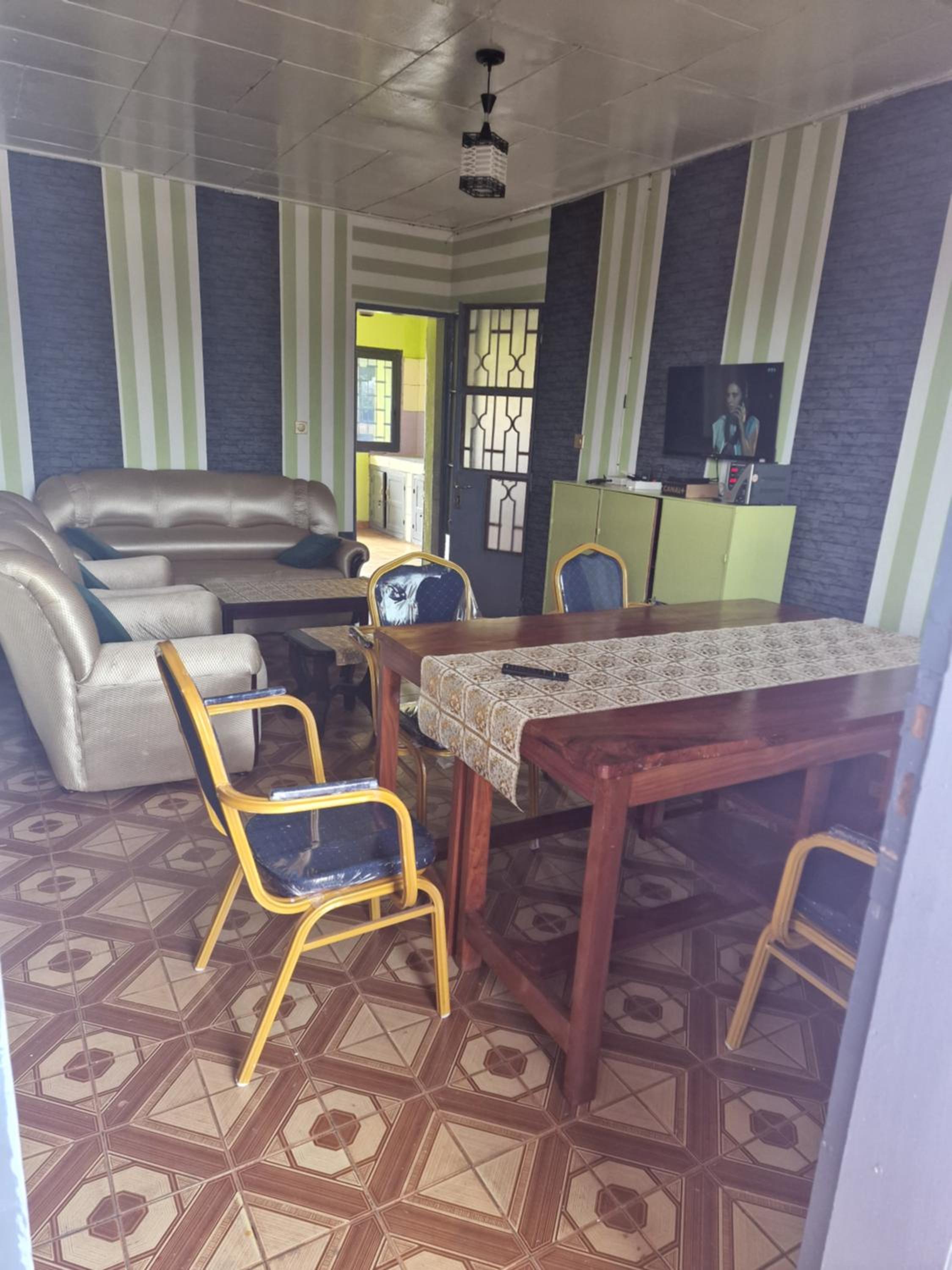 Bel Appartement 2 chambres meublé à Bafoussam