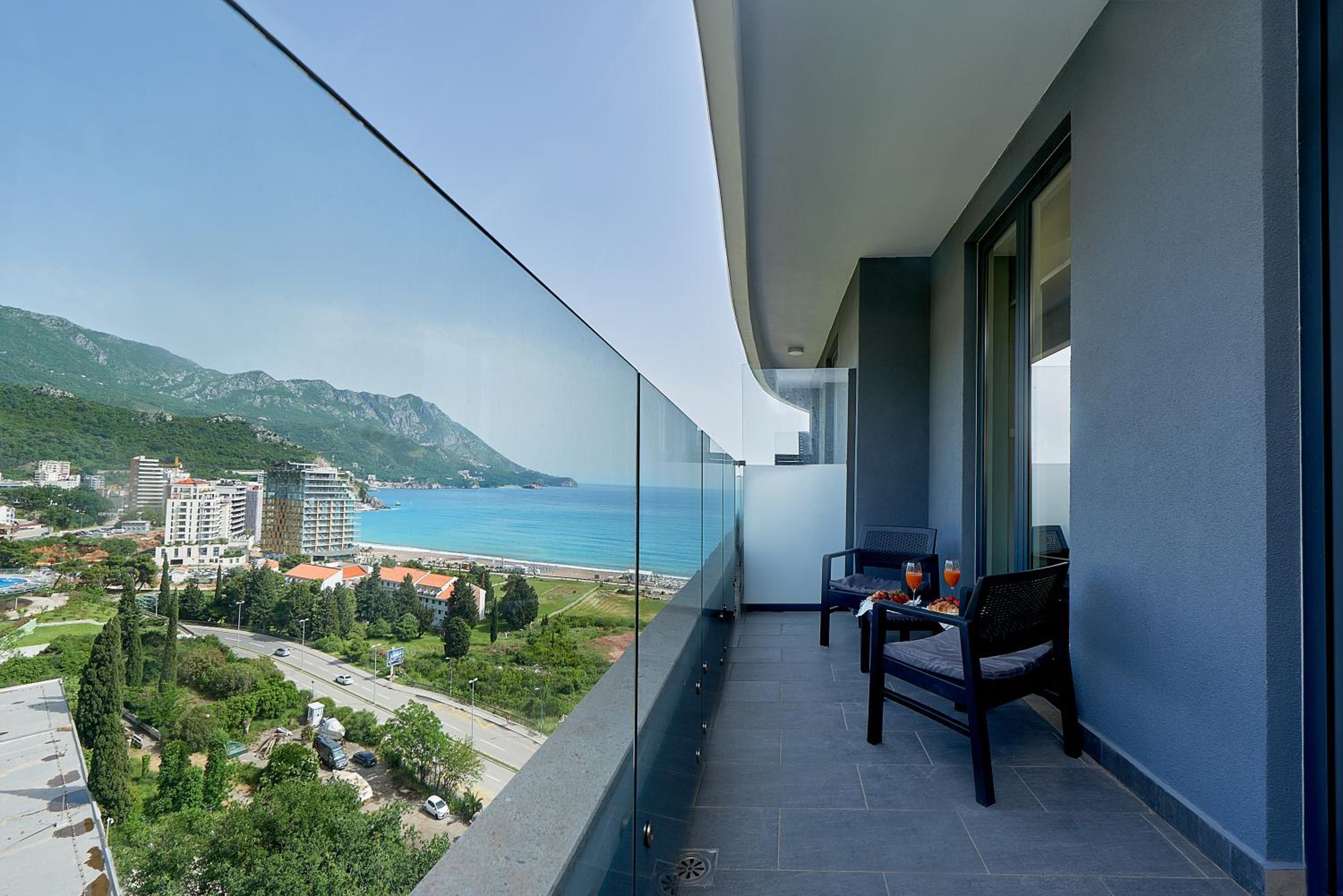 Skyline resort