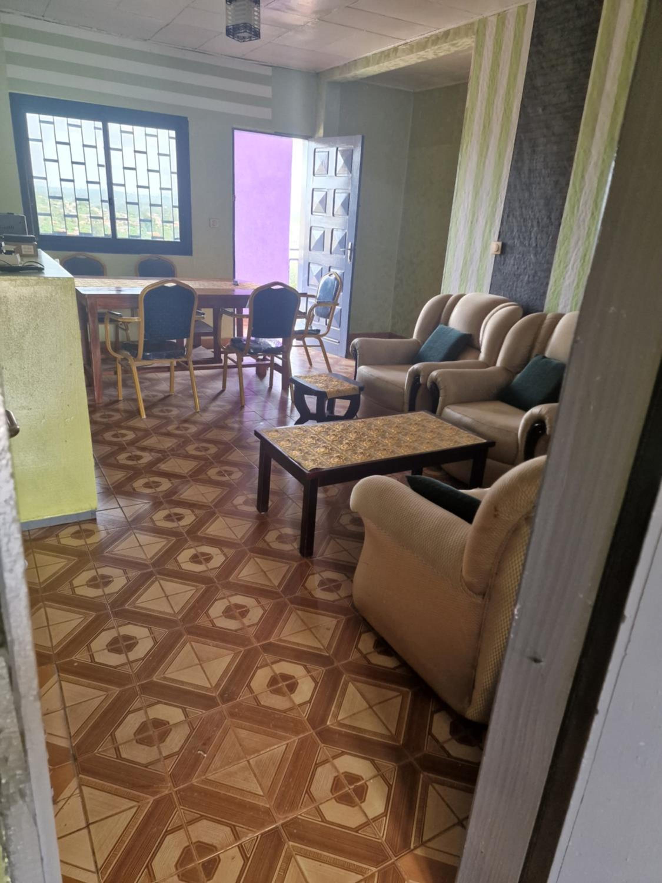 Bel Appartement 2 chambres meublé à Bafoussam