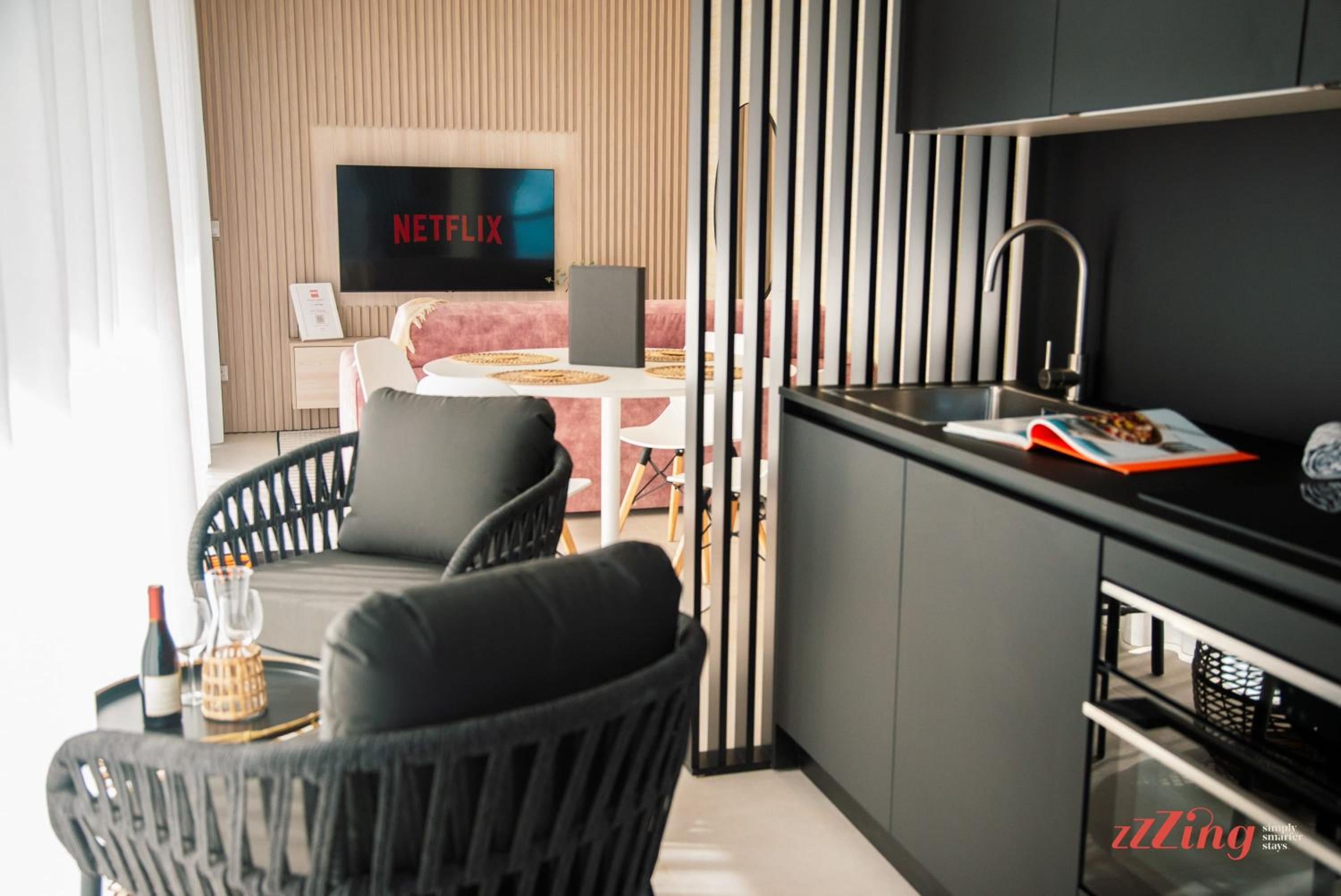 Your luxury retreat at Mercury Towers photo 2
