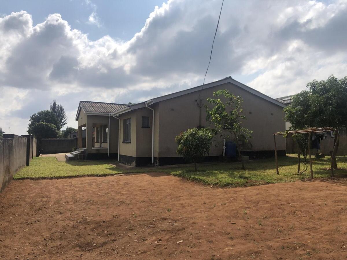 Mabwe Guest House '5km from Great Zim Ruins' view 4