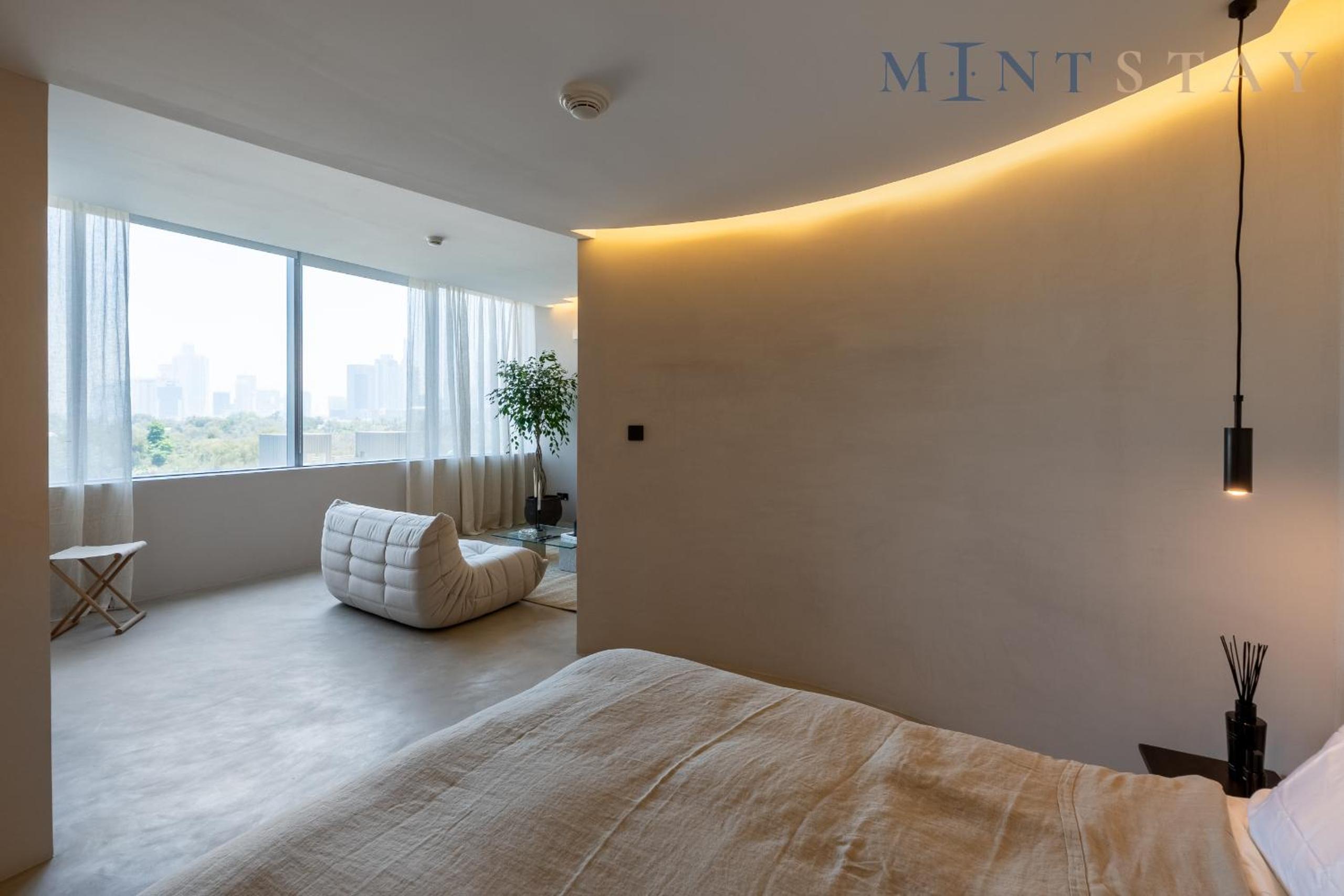 Sky Gardens, Park Avenue, DIFC - Mint Stay