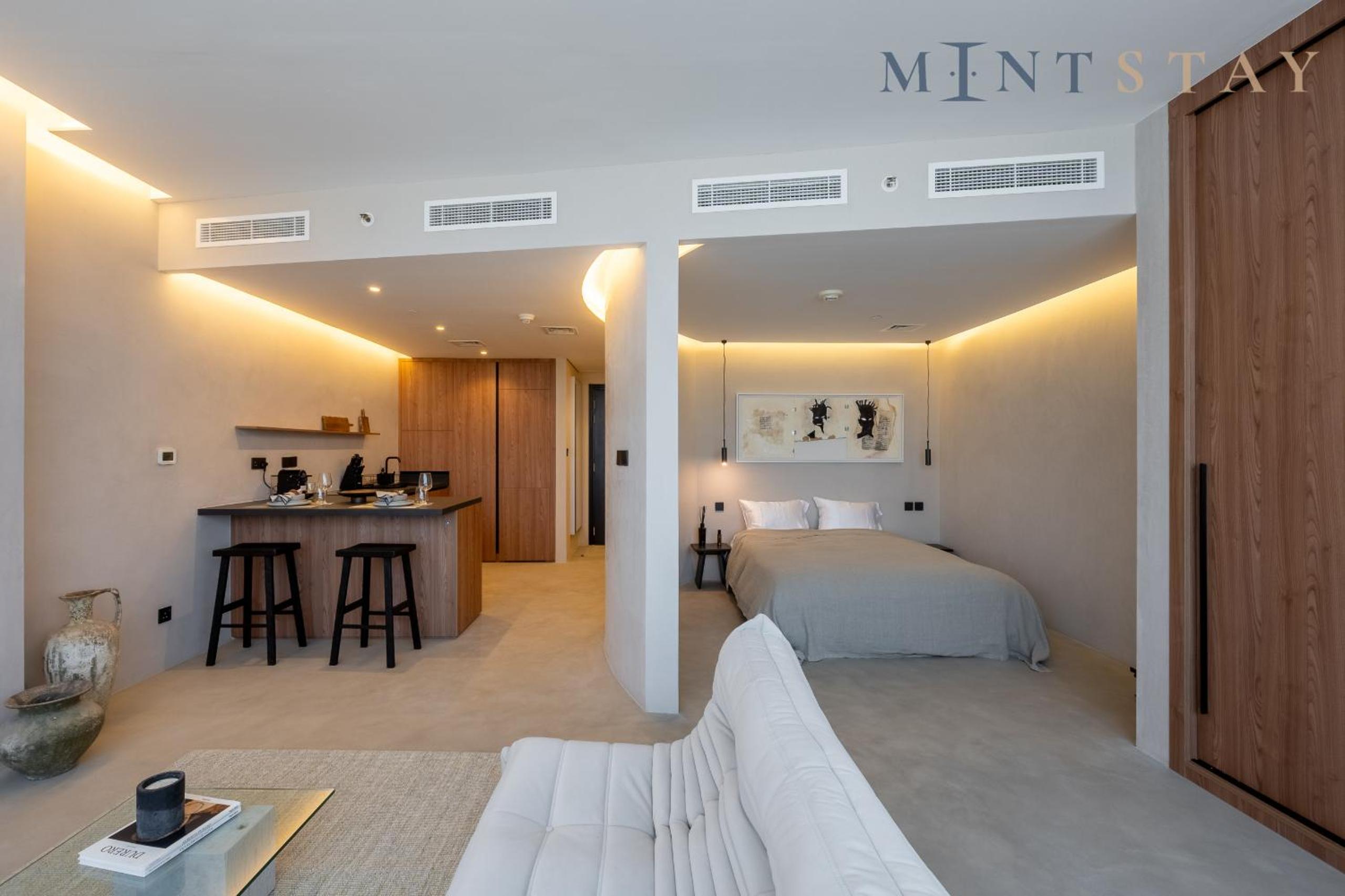 Sky Gardens, Park Avenue, DIFC - Mint Stay