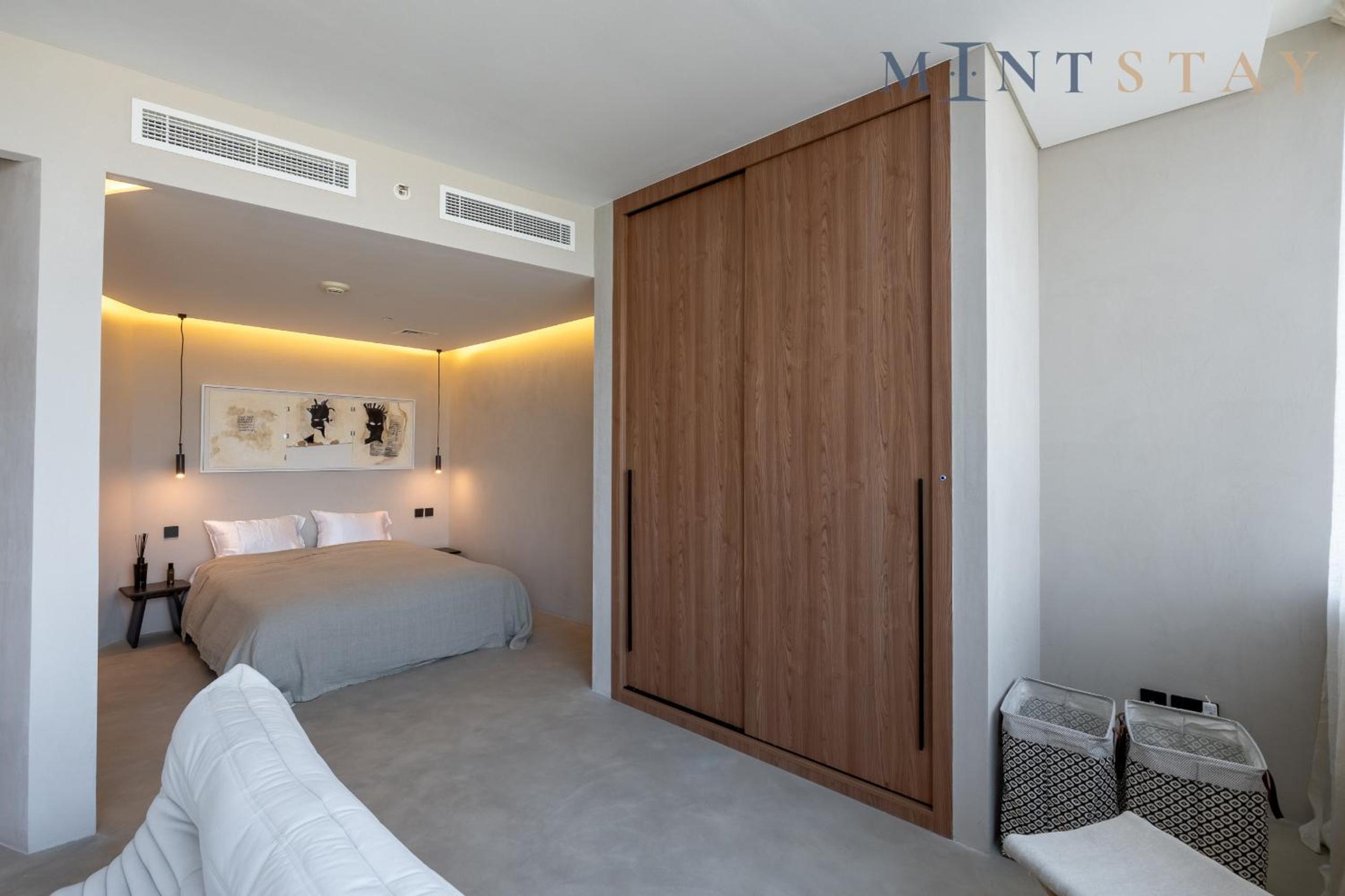 Sky Gardens, Park Avenue, DIFC - Mint Stay