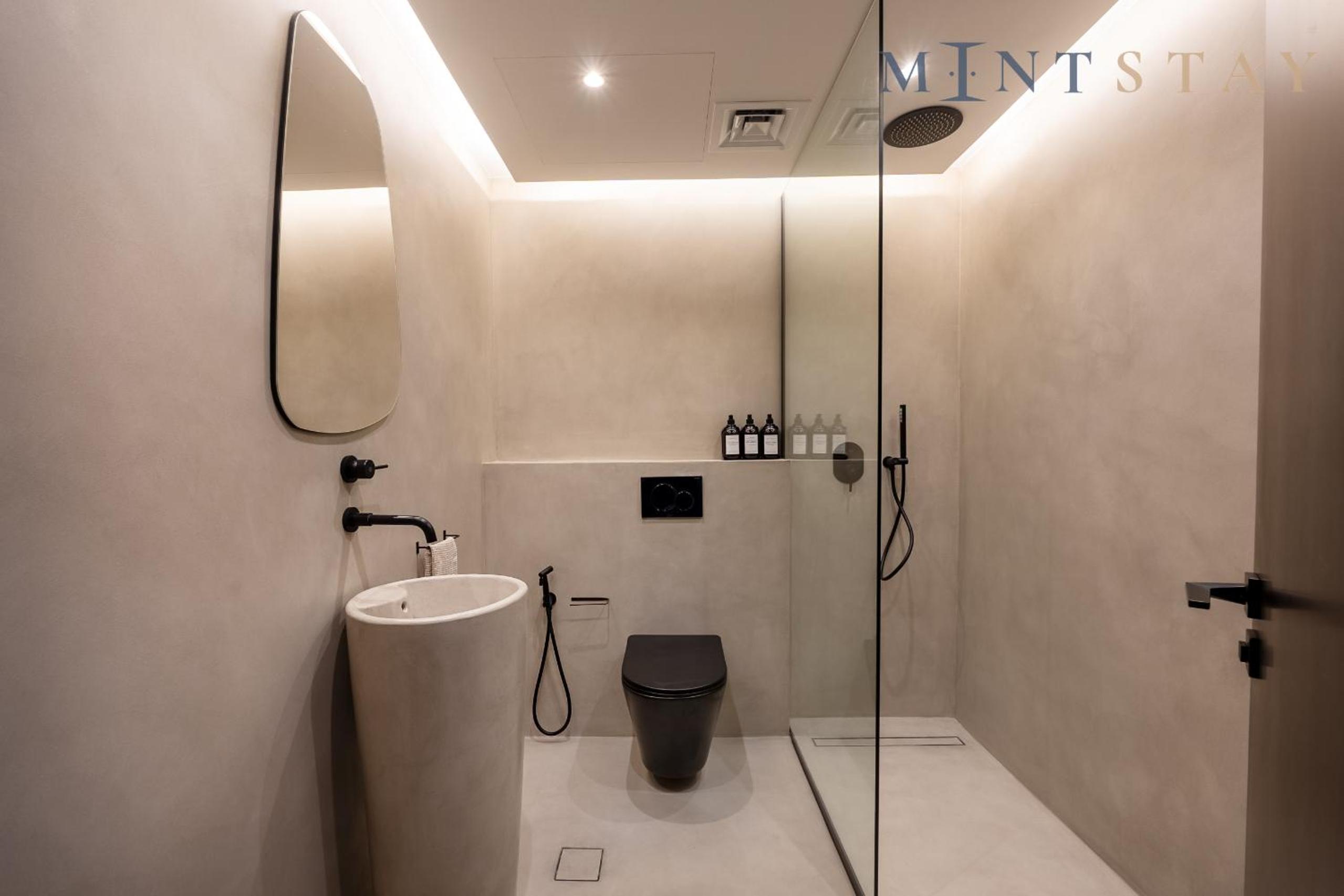 Sky Gardens, Park Avenue, DIFC - Mint Stay