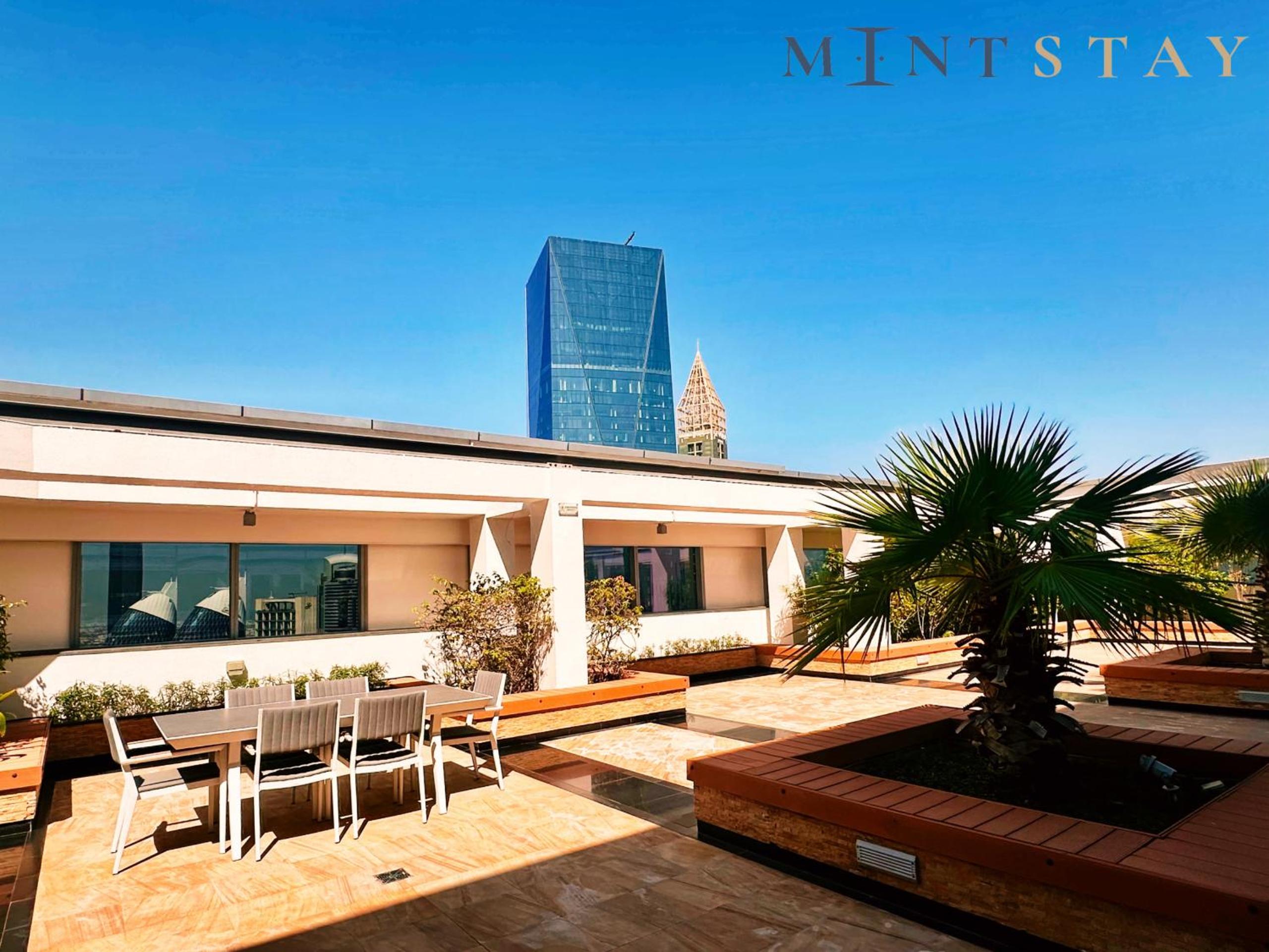 Sky Gardens, Park Avenue, DIFC - Mint Stay