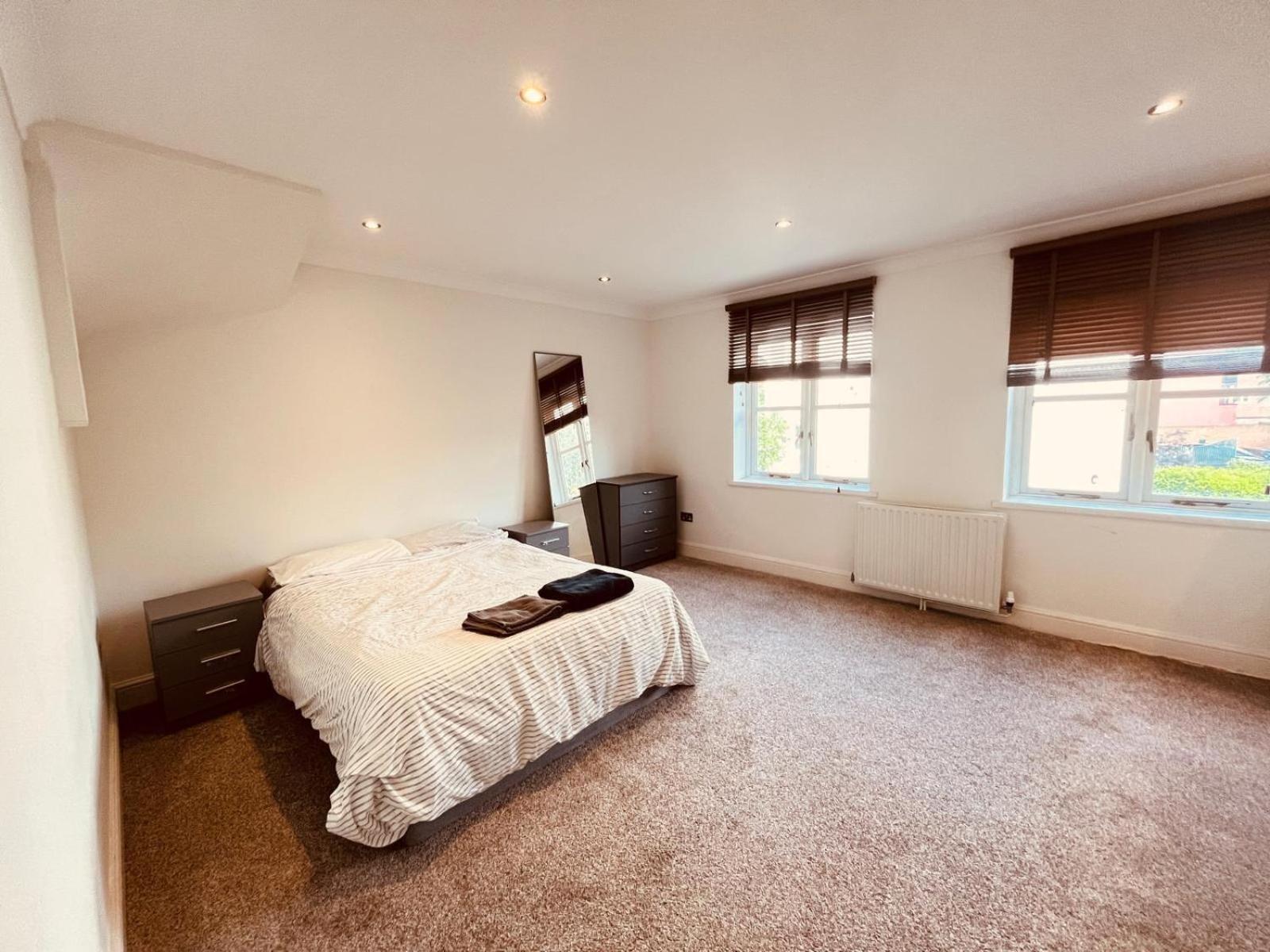 Town House in Surbiton/Kingston view 2