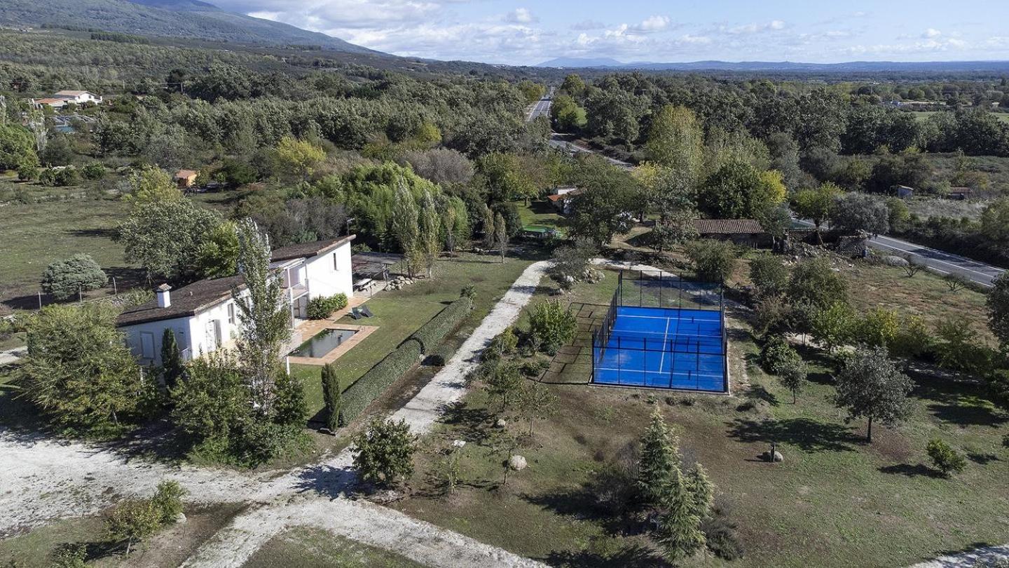 Casa vacacional con piscina, pádel y BBQ view 3