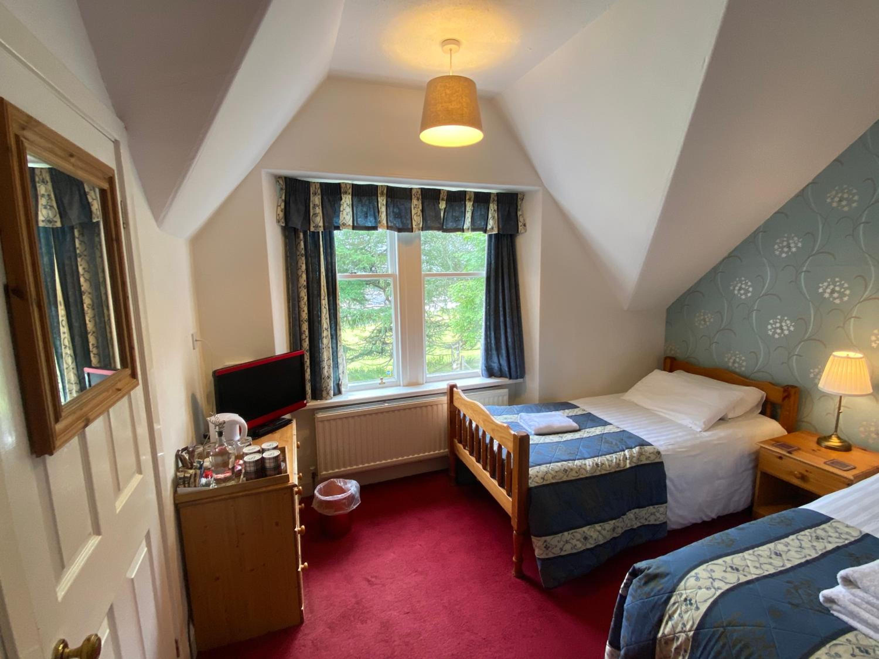Glenan Lodge Self Catering view 3