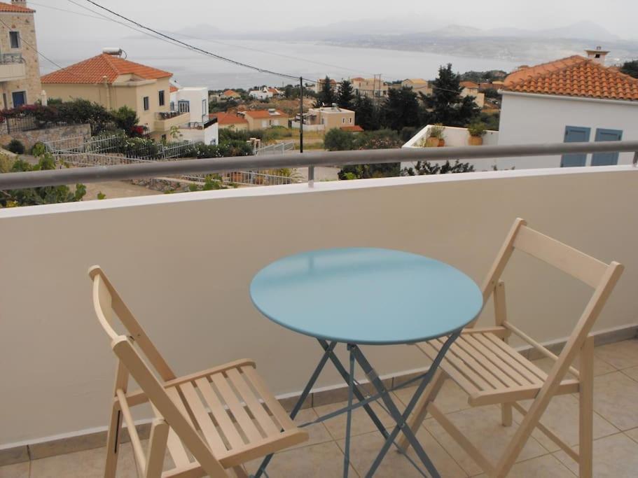 Christinas summer house with pool in Kefalas view 4