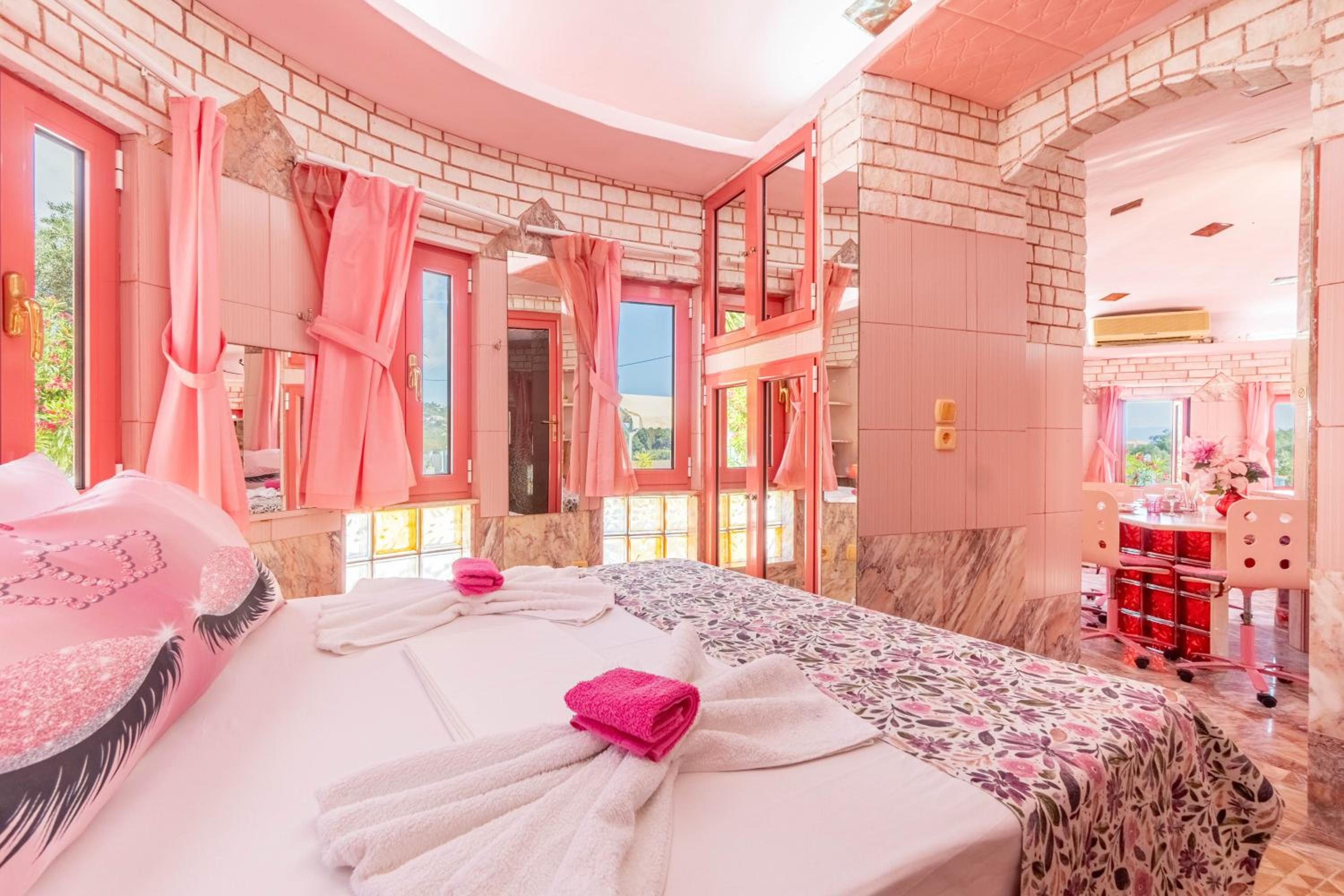 Paco's Resort Barbie House