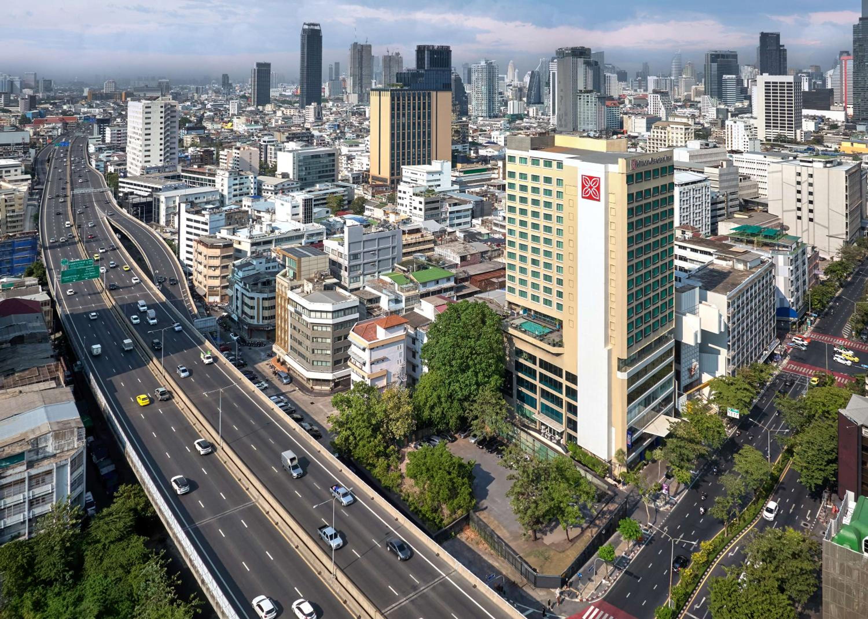 Hotel Hilton Garden Inn Bangkok Silom - Image 1