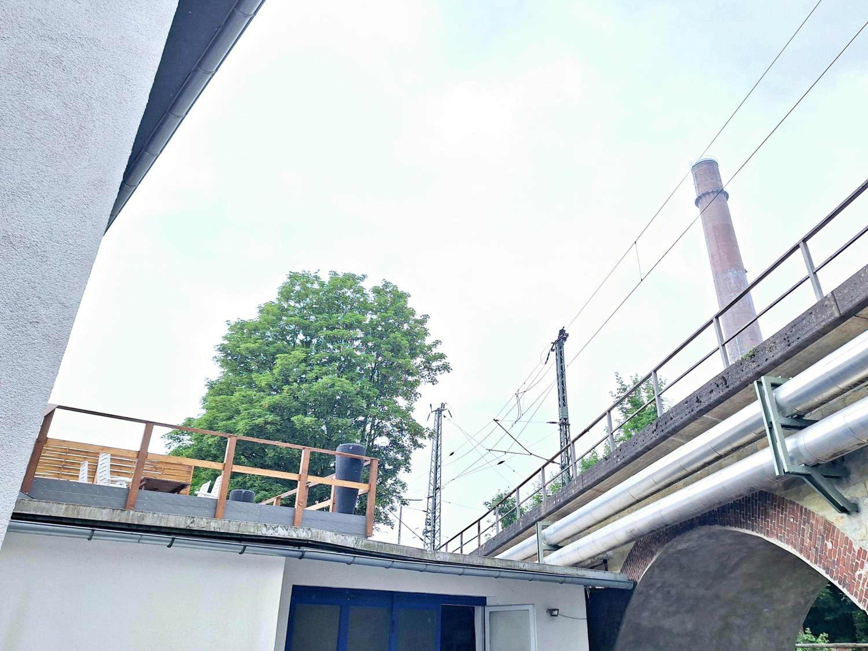 Gesamte stilvolle Unterkunft mit Terrasse