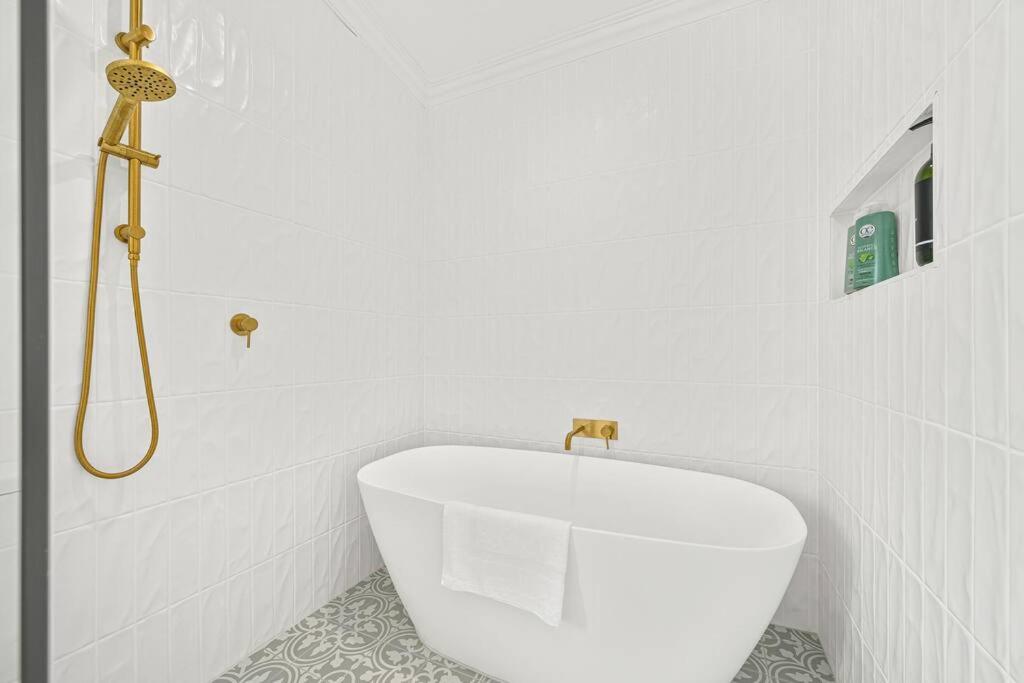 1930's Character Cottage - Beautifully Restored