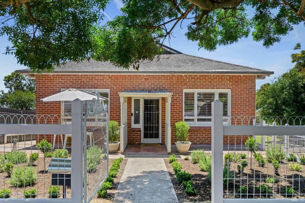 1930's Character Cottage - Beautifully Restored
