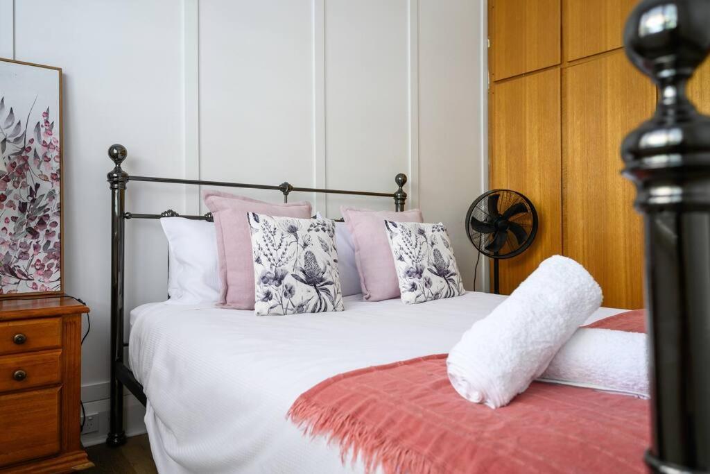 1930's Character Cottage - Beautifully Restored