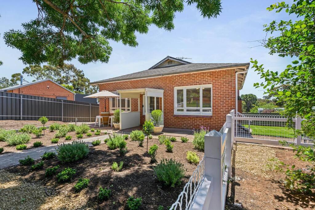 1930's Character Cottage - Beautifully Restored