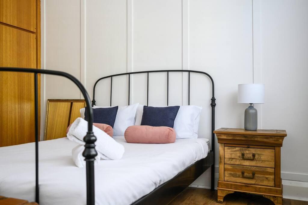 1930's Character Cottage - Beautifully Restored