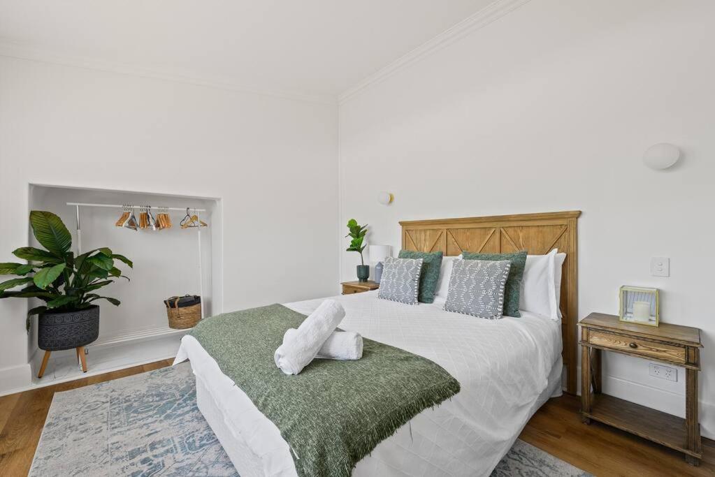 1930's Character Cottage - Beautifully Restored
