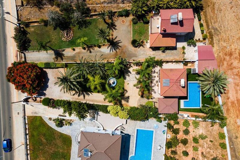 Tropical villa