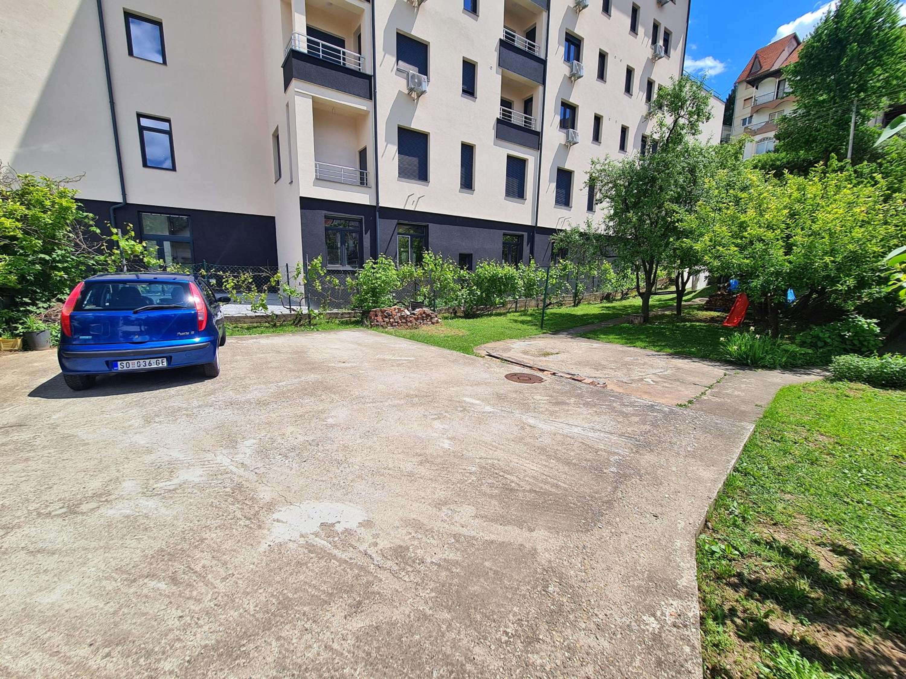 Photo 16