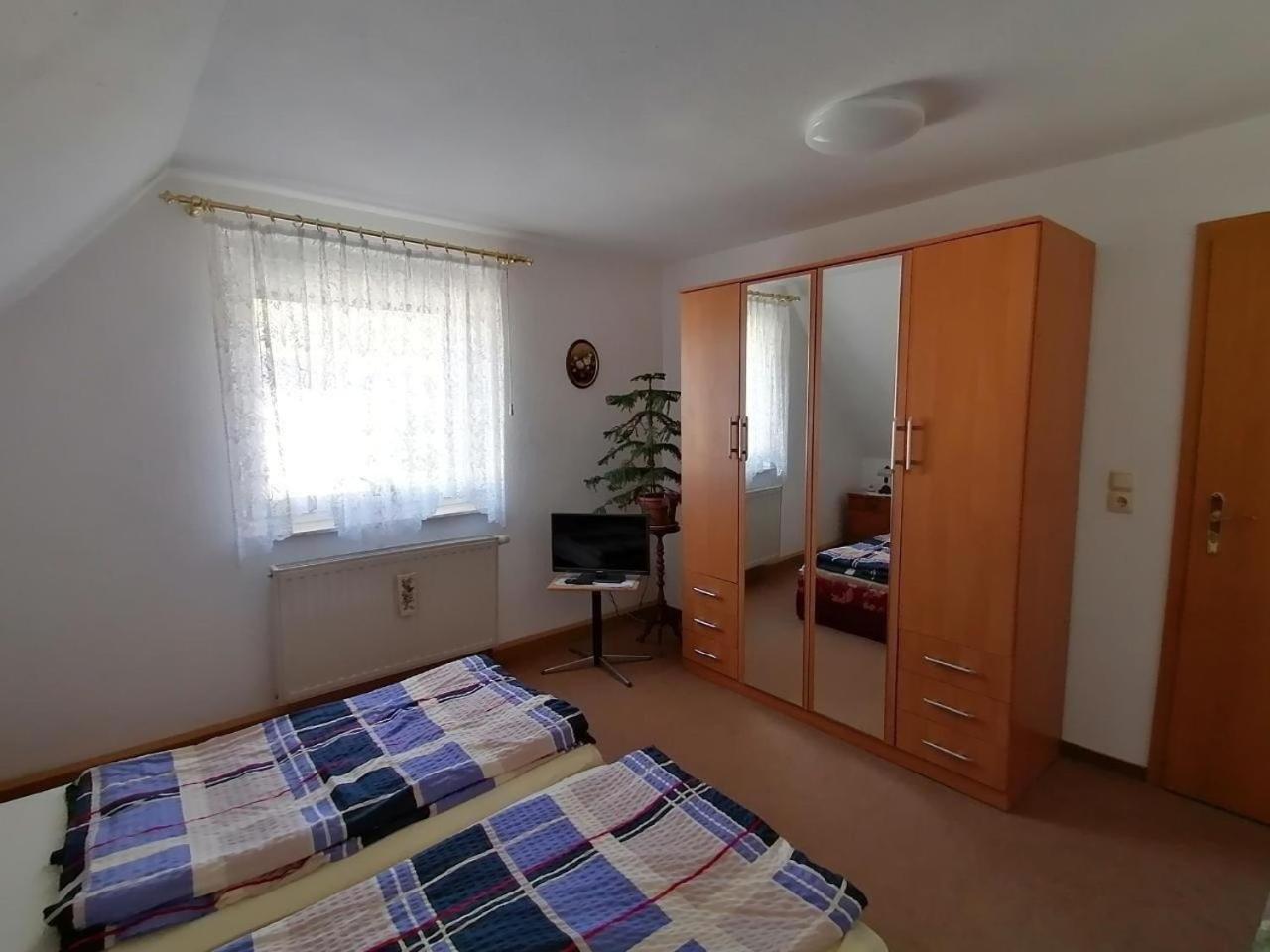 Ferienwohnung im Haus am Waldrand in Freital