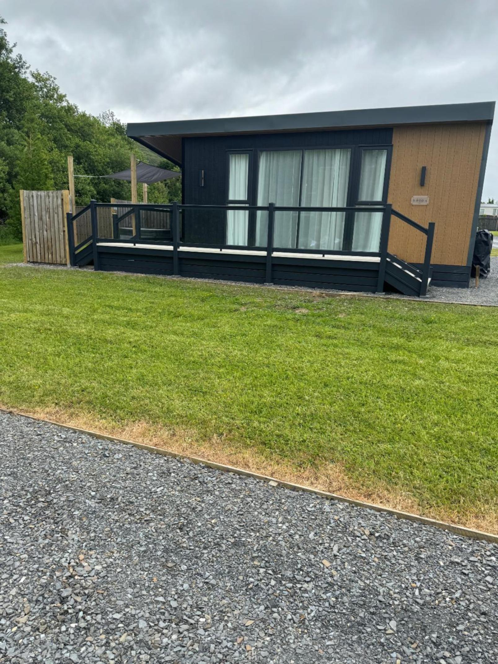 Hotel Luxury Hot Tub Glamping Apartment