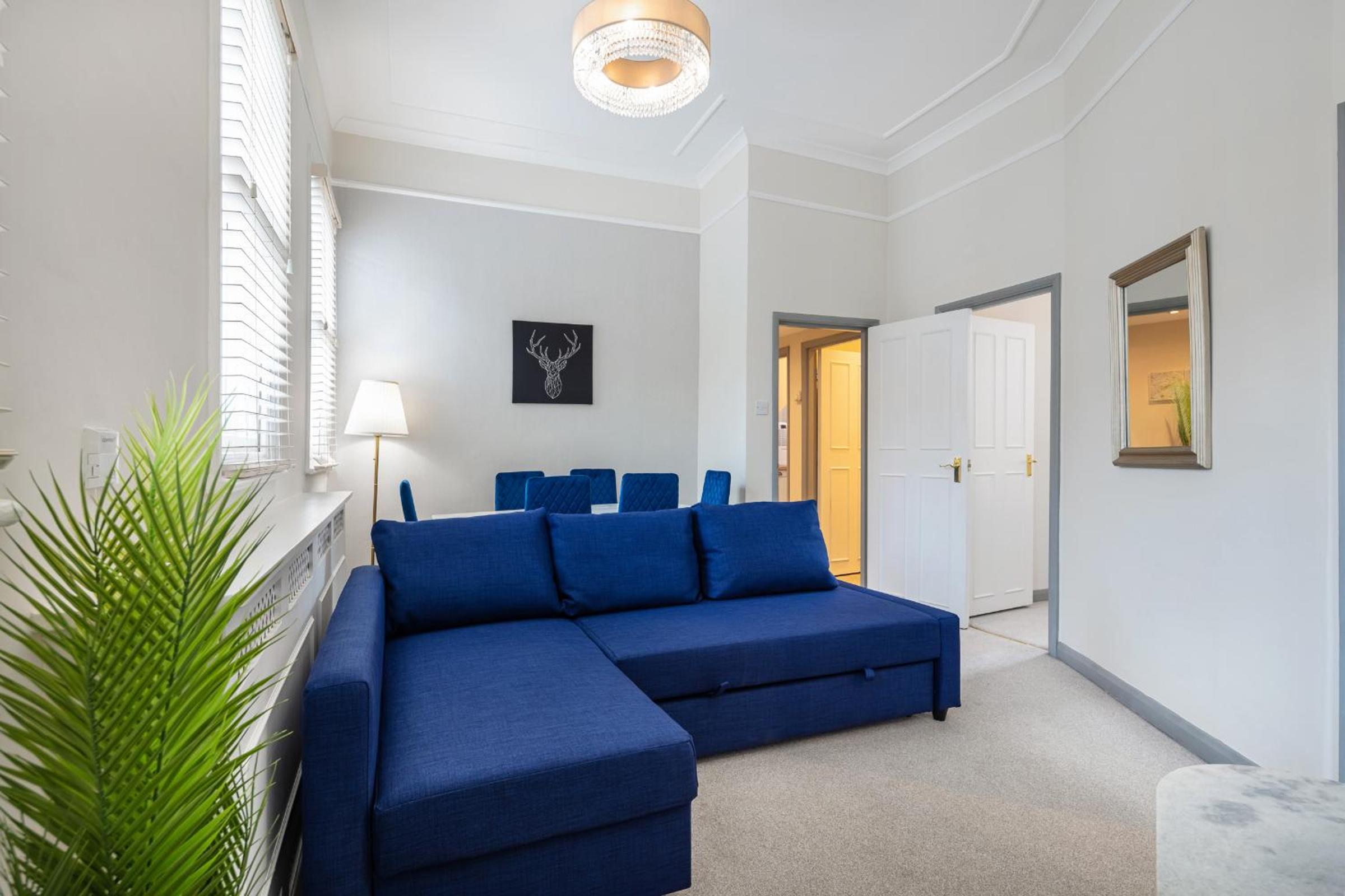 5A - Bright and Airy 2 Bedroom Apartment - Close to Central