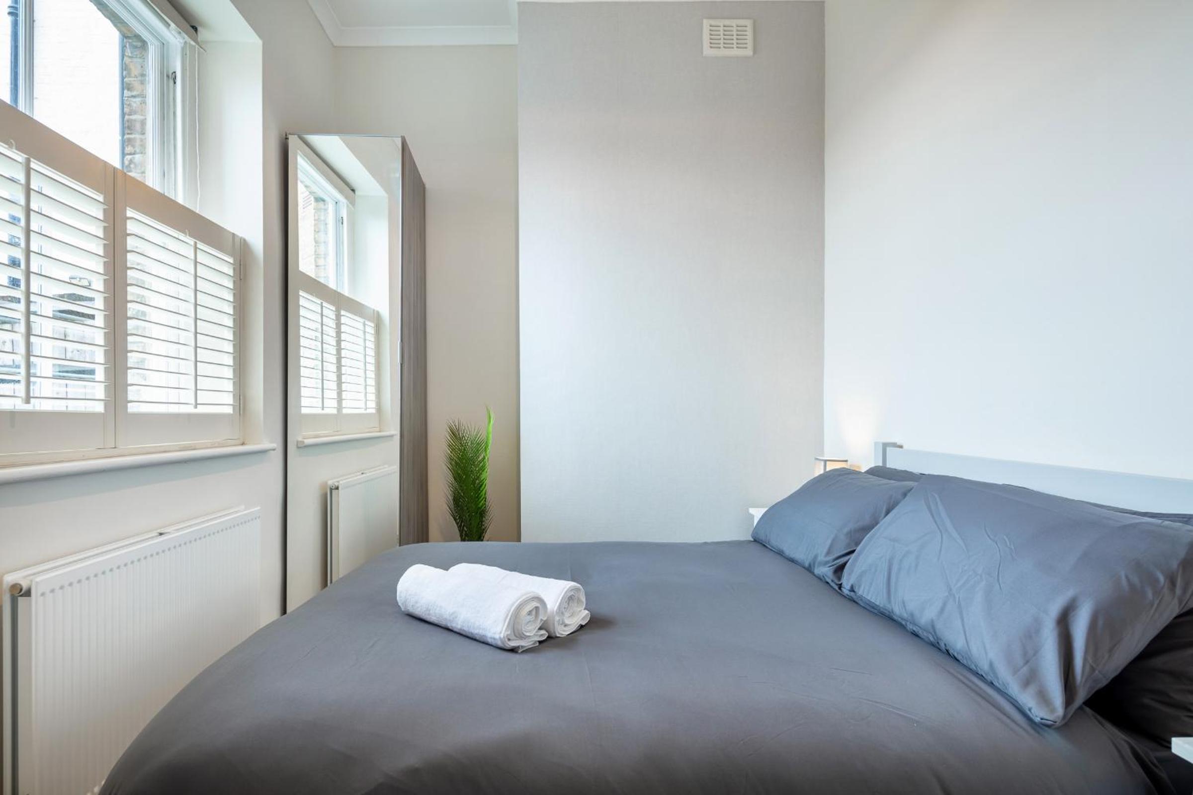 5A - Bright and Airy 2 Bedroom Apartment - Close to Central