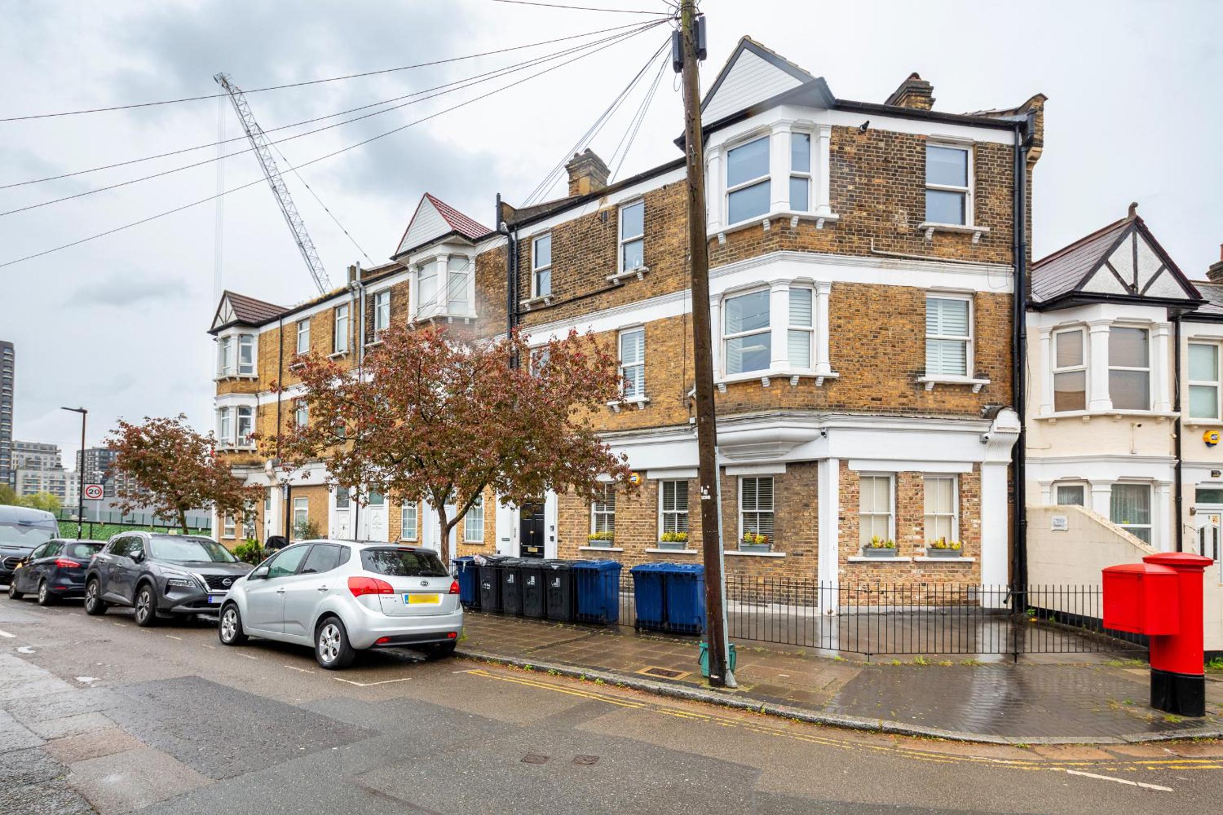 5A - Bright and Airy 2 Bedroom Apartment - Close to Central