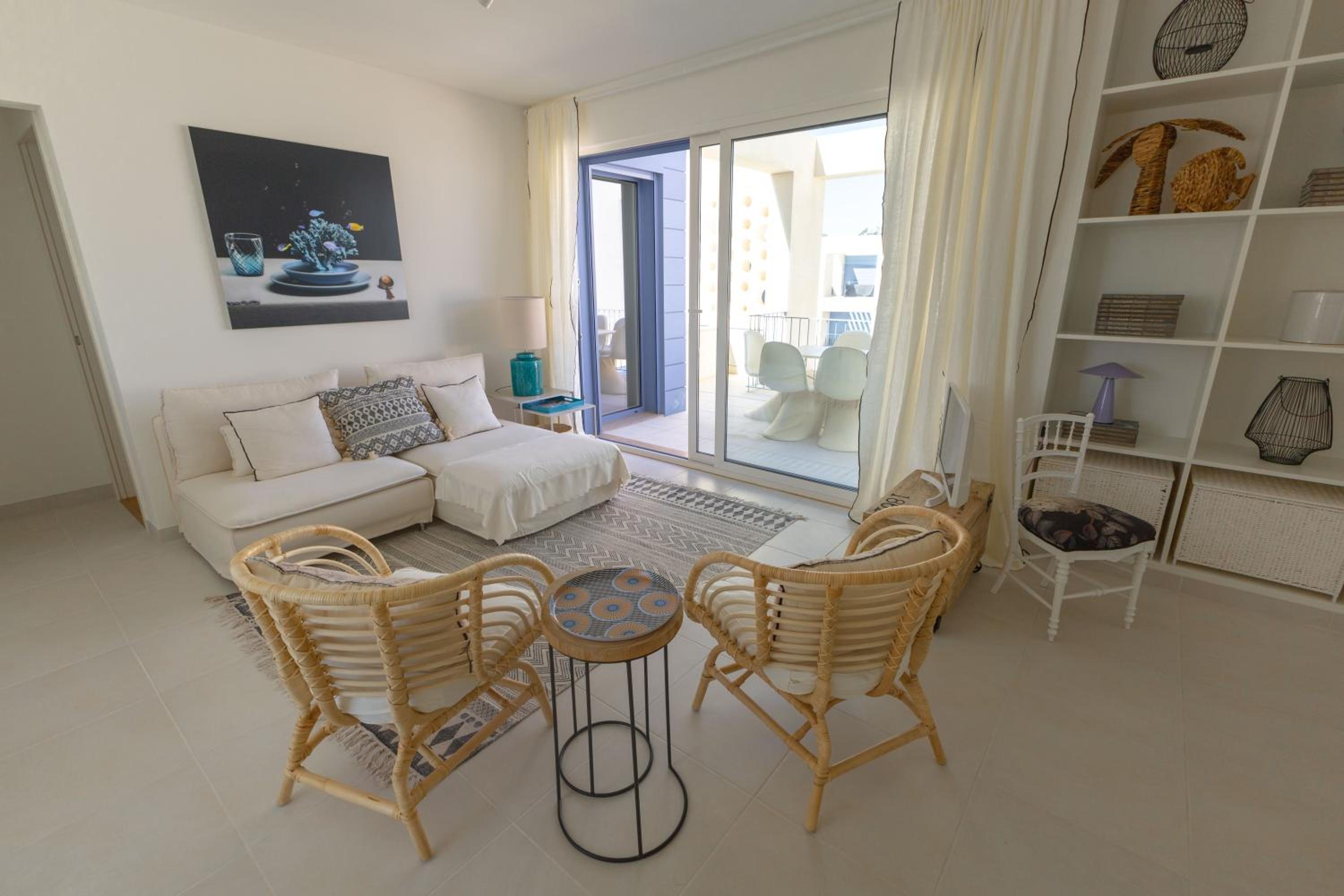 3BR Family Apt w- Private balcony, Pool & Free Parking view 2