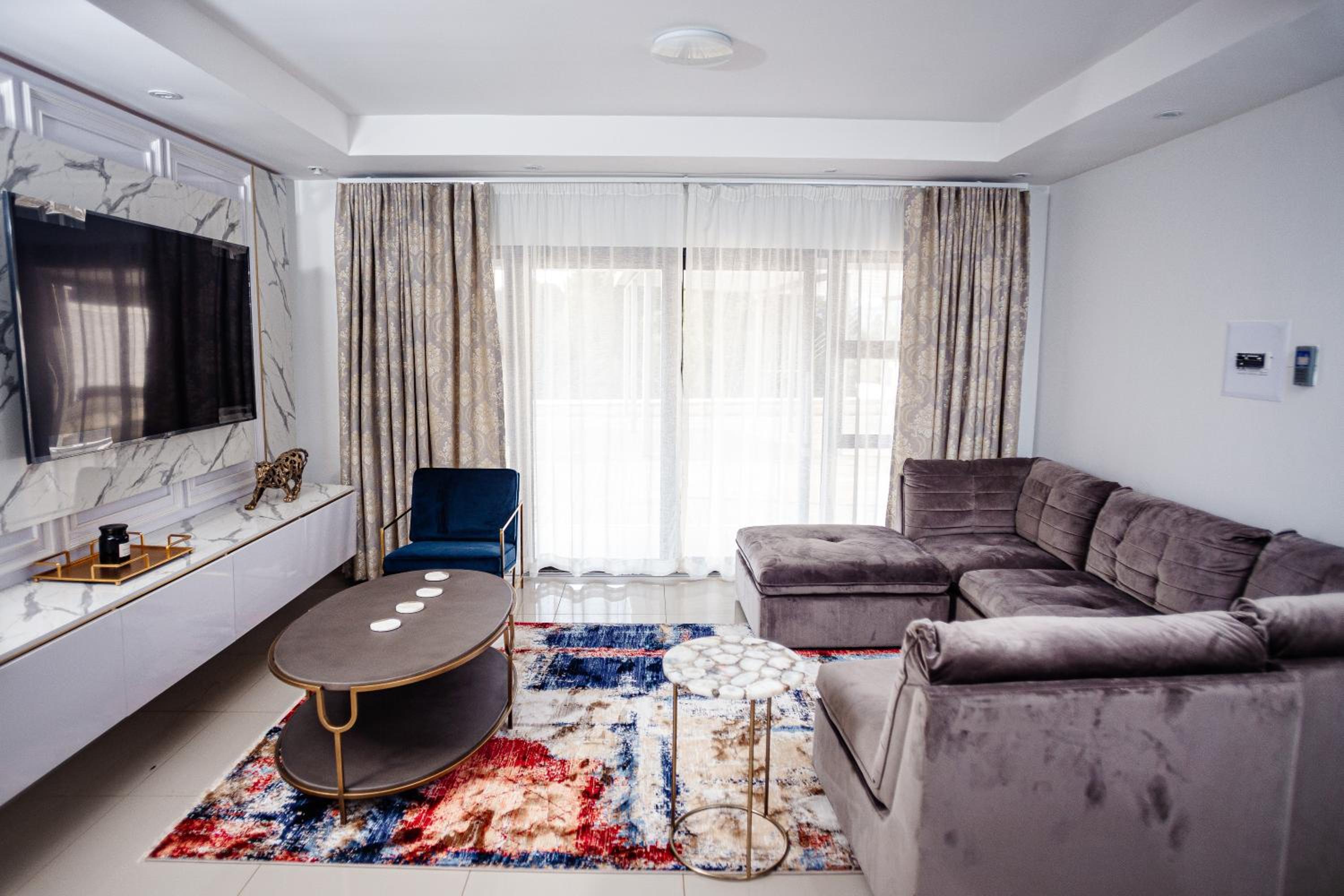 Shobalenku Opulent apartments