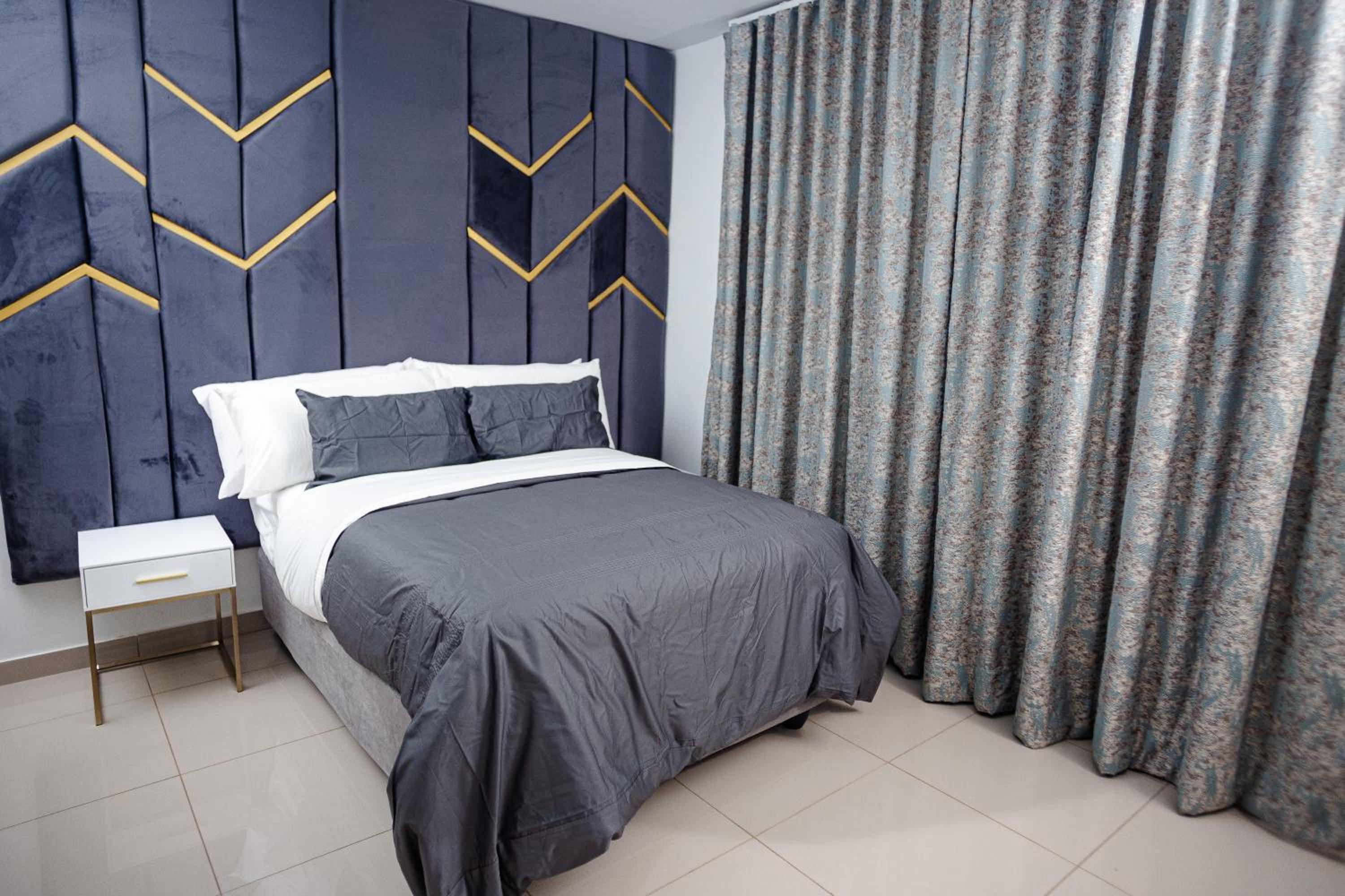 Shobalenku Opulent apartments